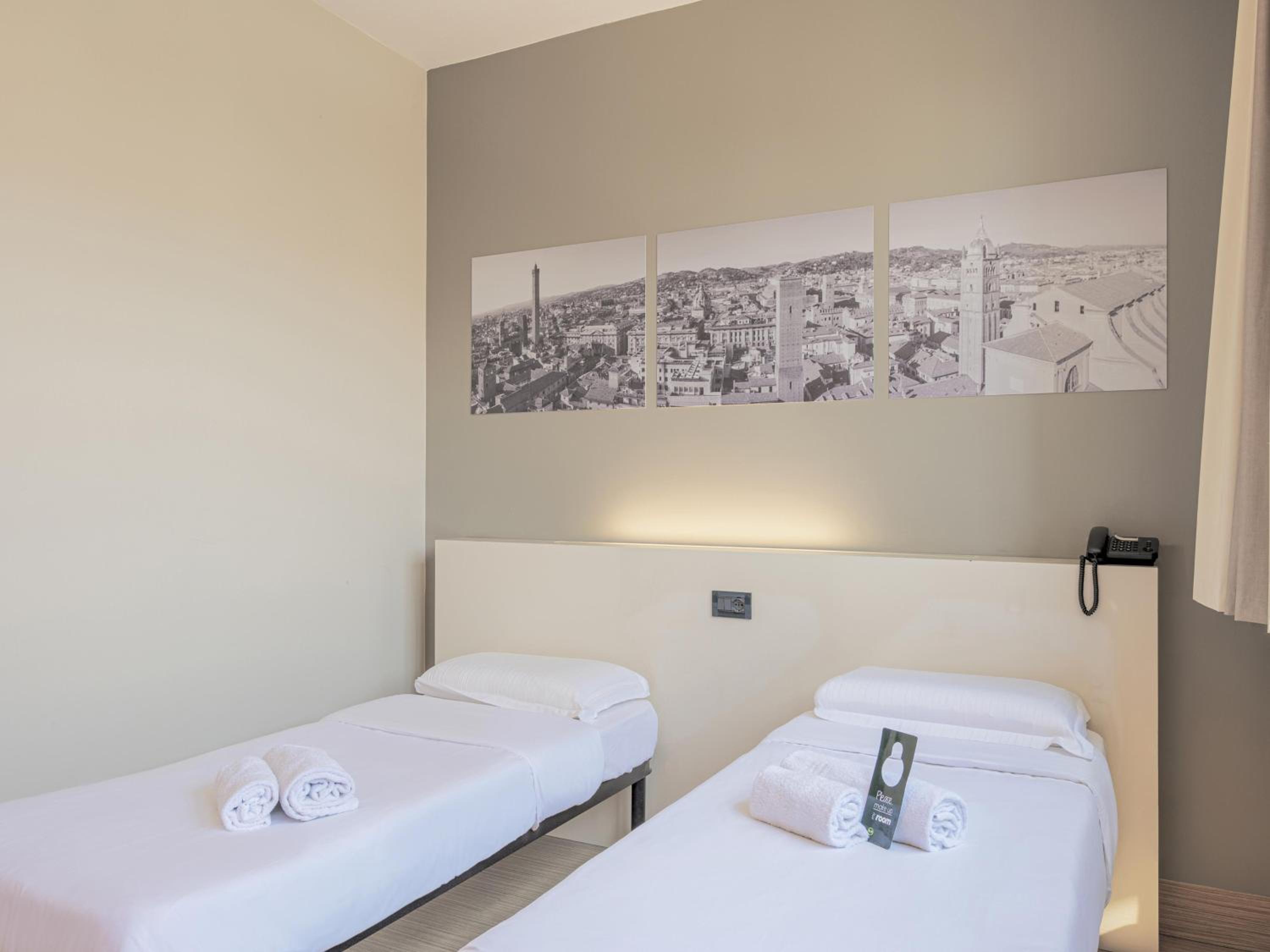 Twin Room - Photo 3