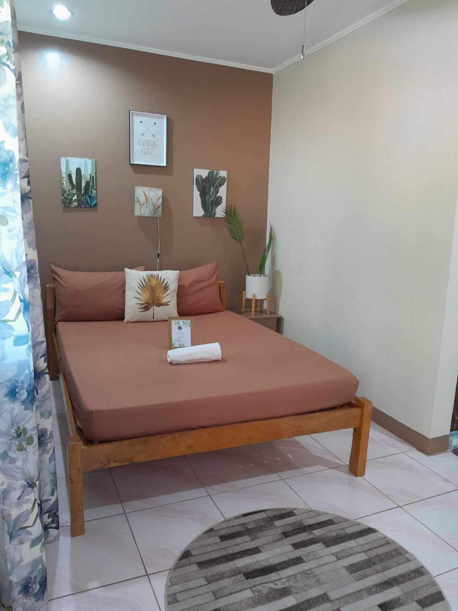 Queen Room with Garden View - Photo 2