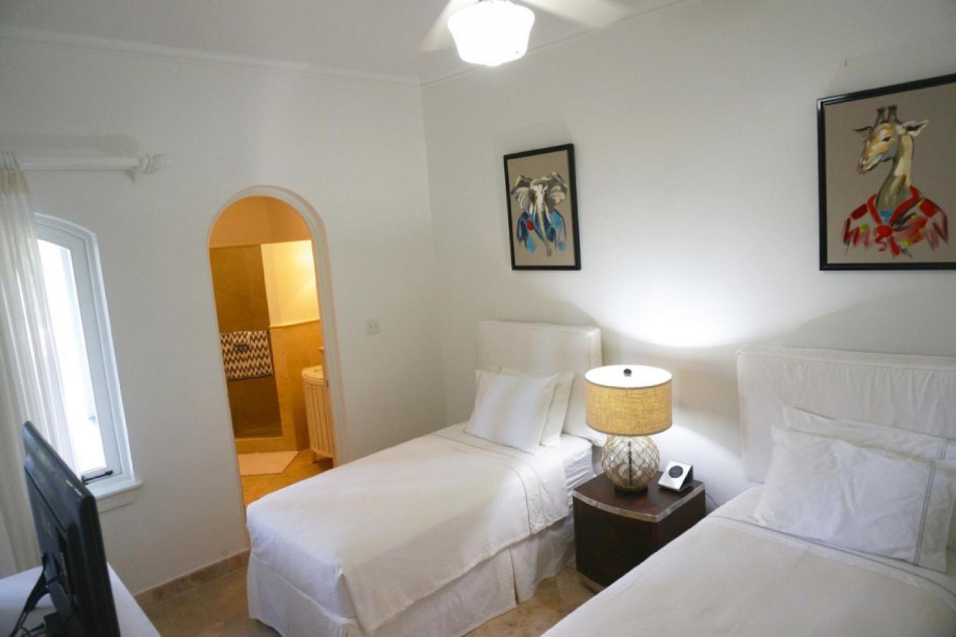 Villa photo 1