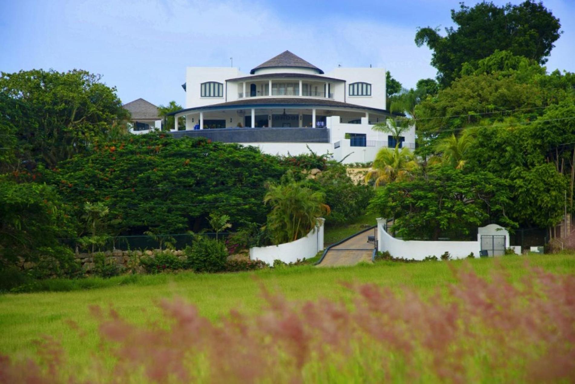 Villa photo 3