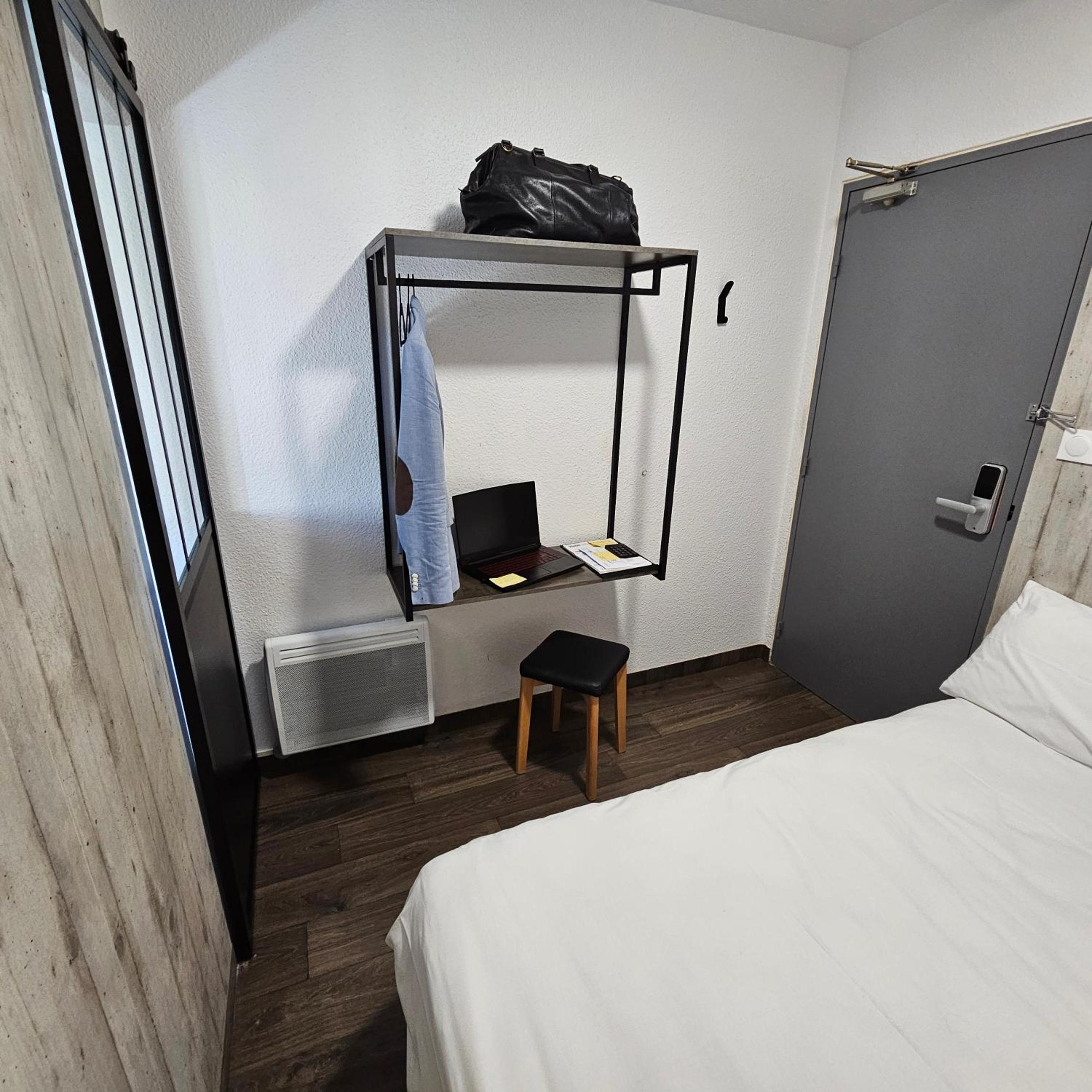 Double Room - Photo 5