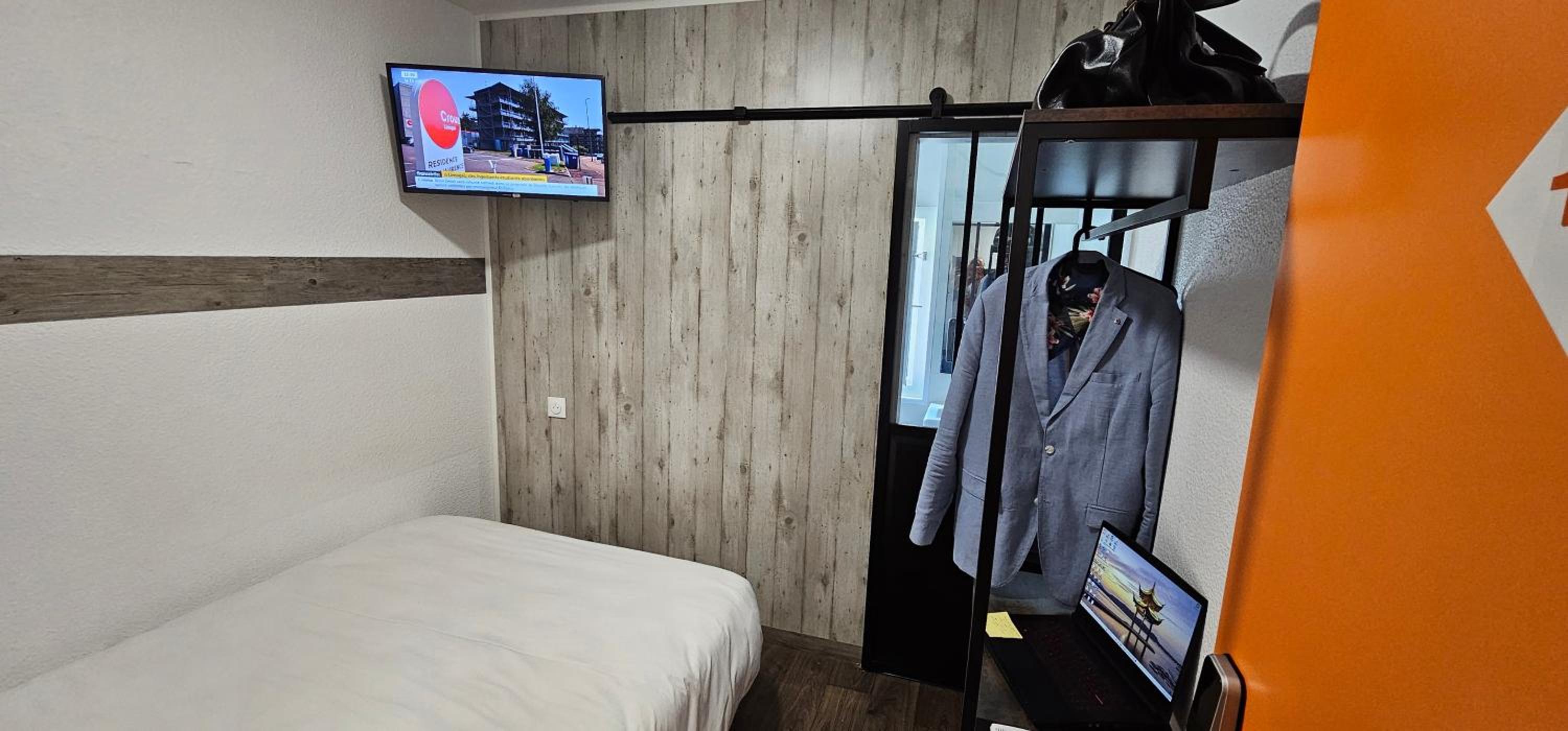 Double Room - Photo 12