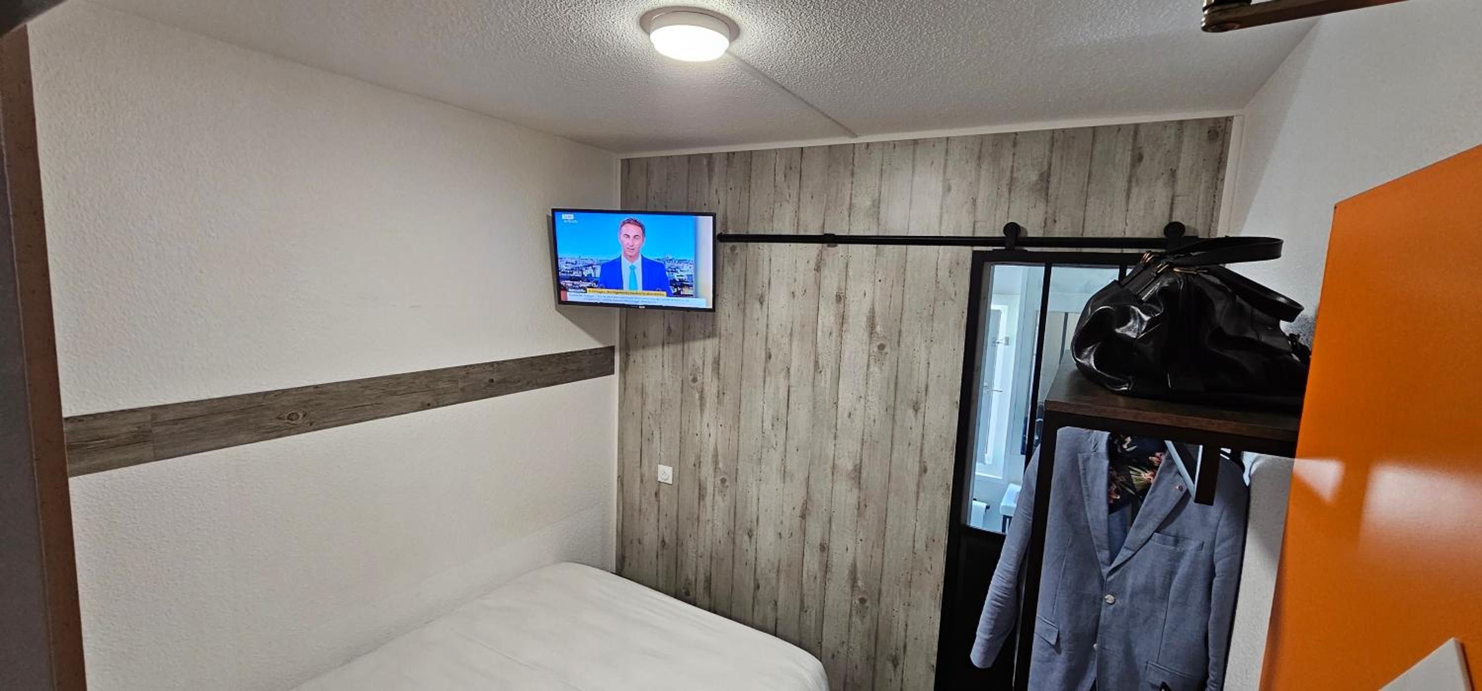 Double Room - Photo 3