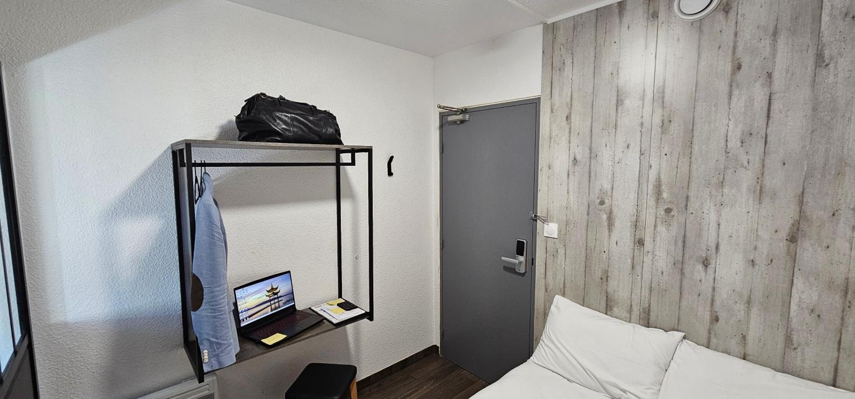 Double Room - Photo 14