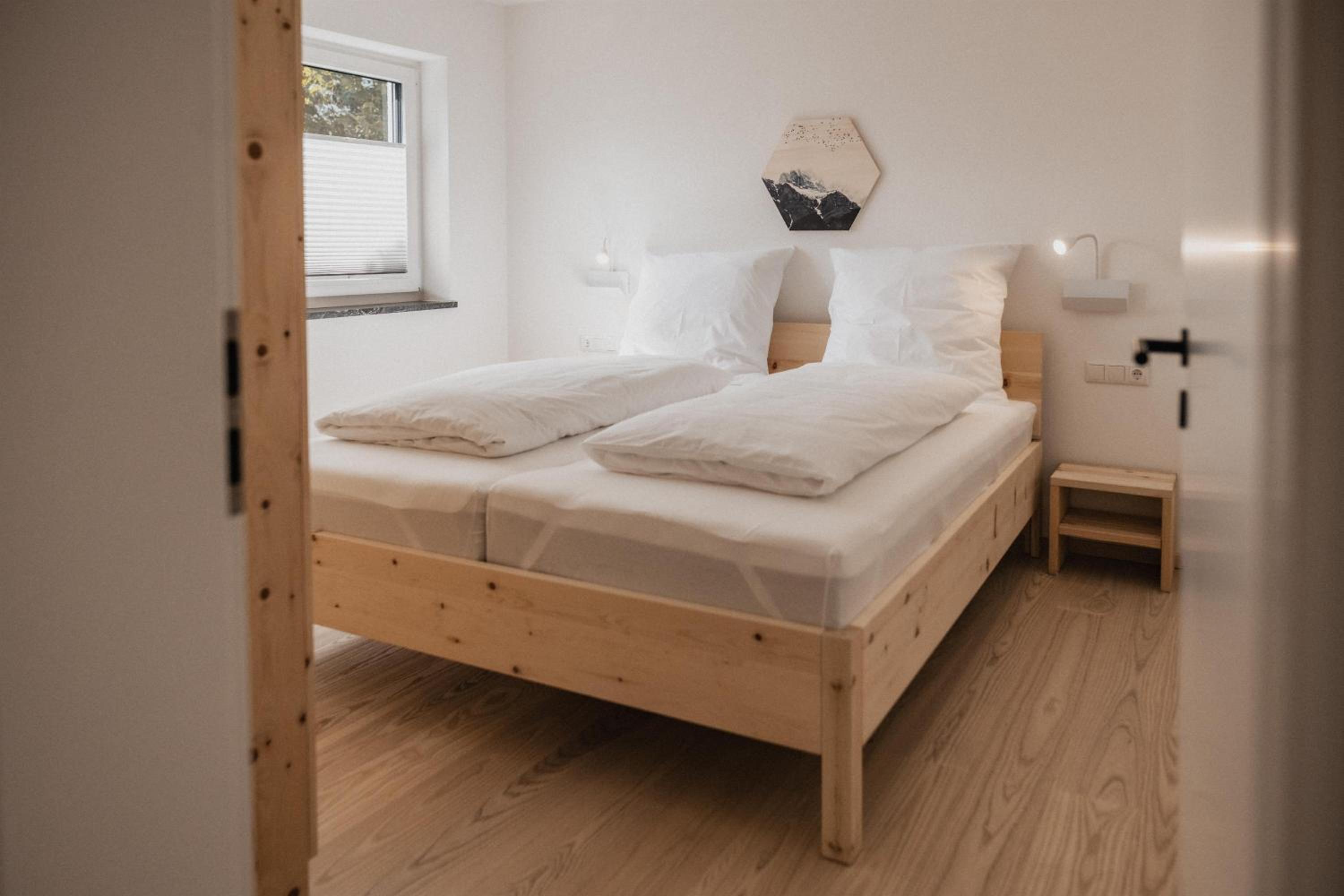 Two-Bedroom Apartment with Shower photo 2