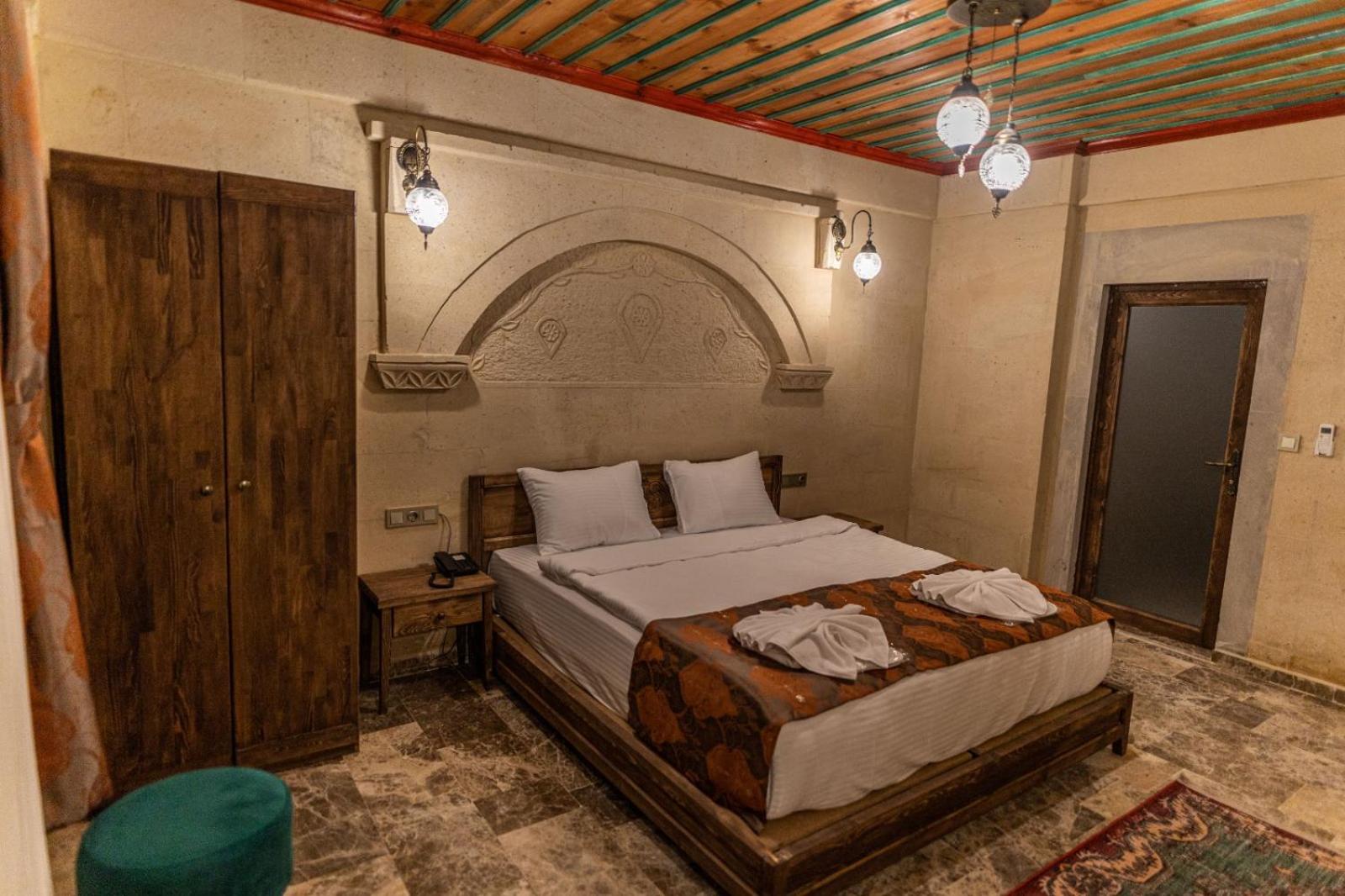 Standard Double Room - Photo 5