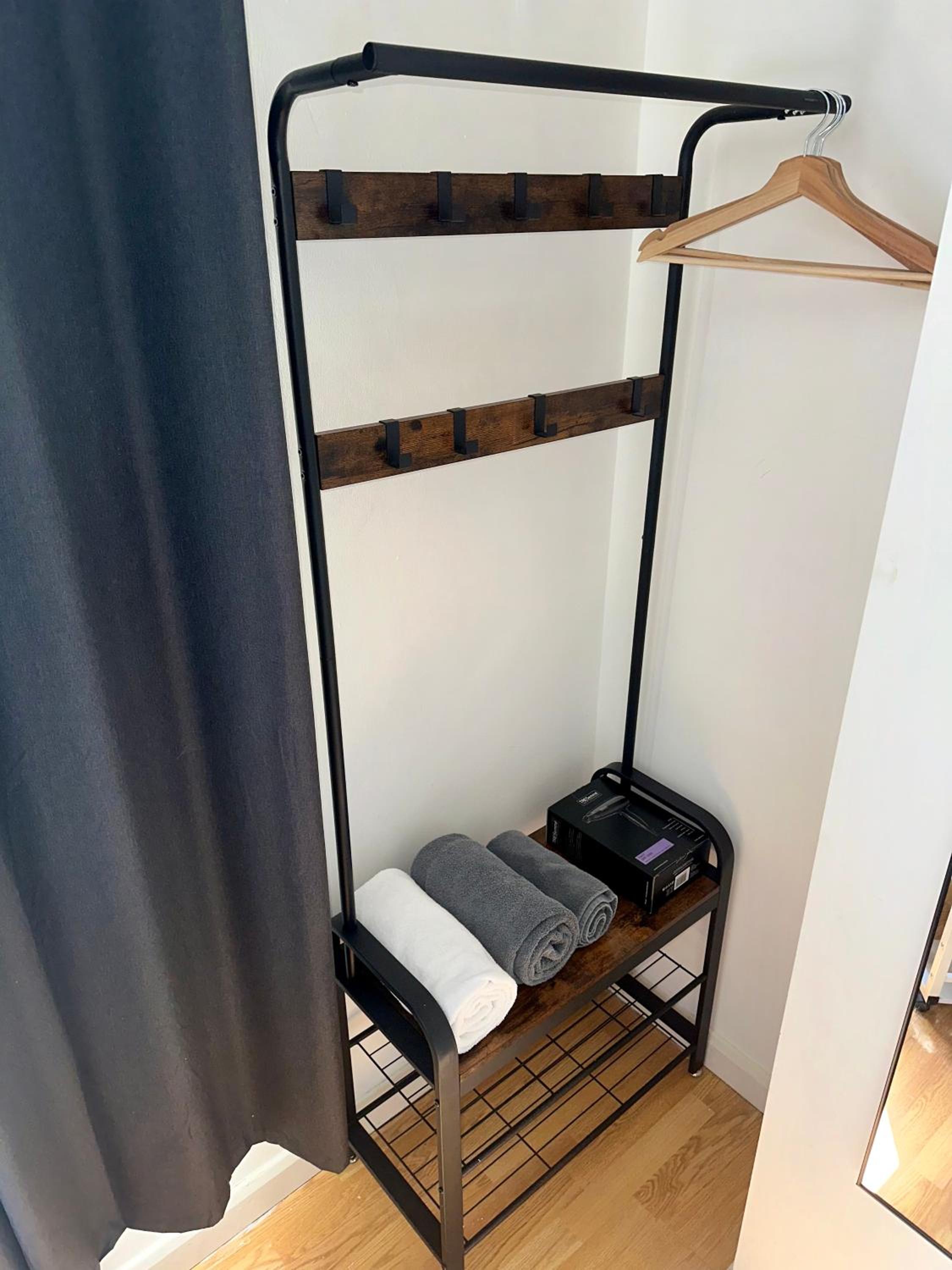 Double Room with Shared Bathroom photo 3