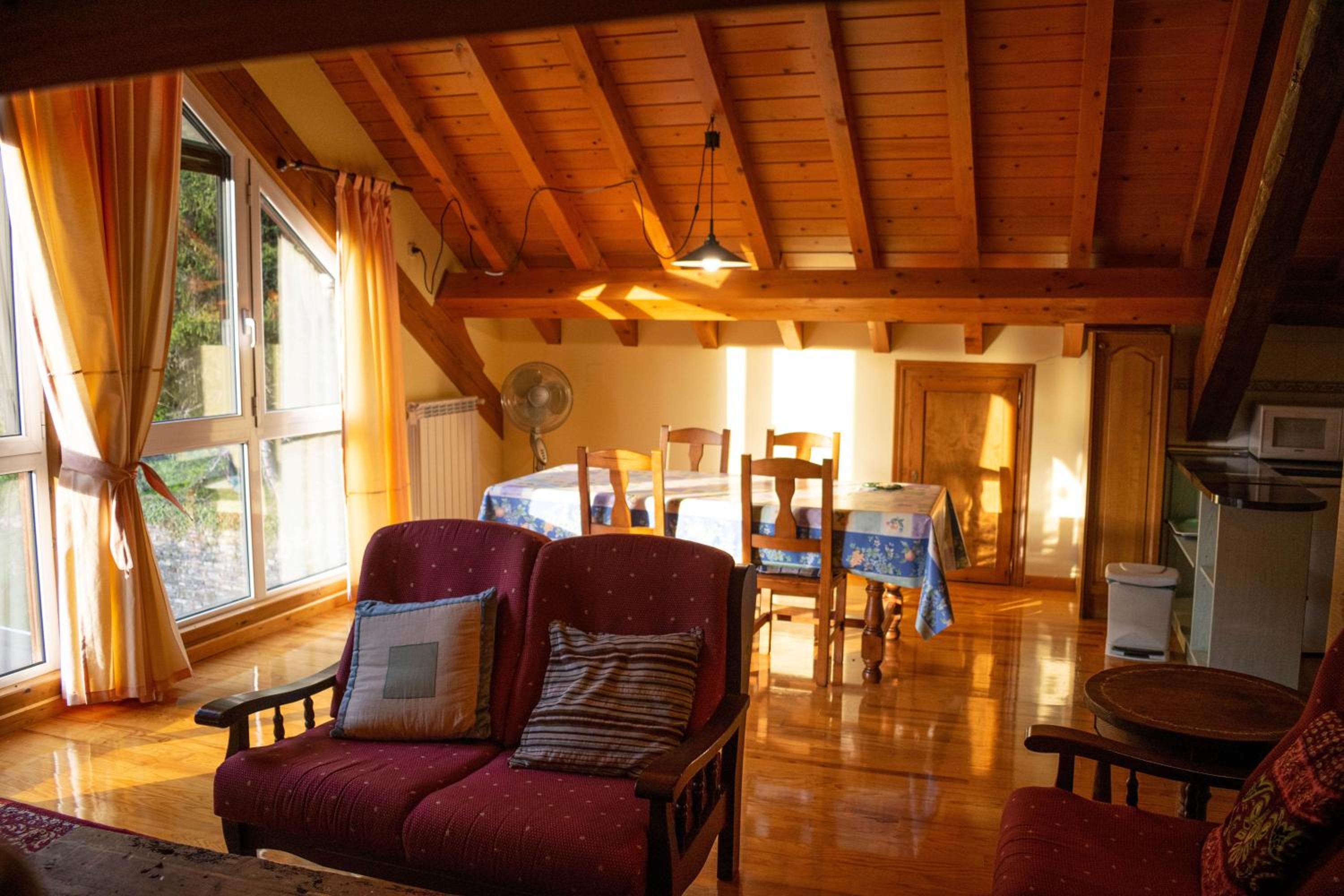 Two-Bedroom Apartment with Mountain View photo 2