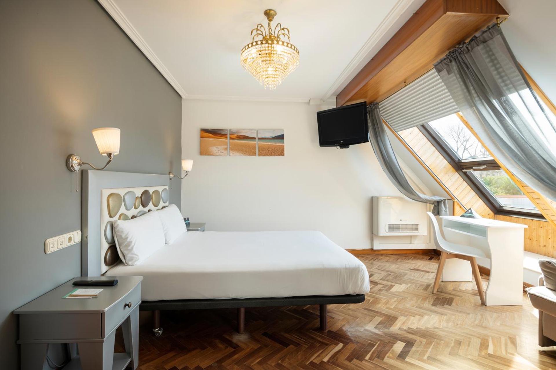 Premium Double Room with Bath and Sea Views