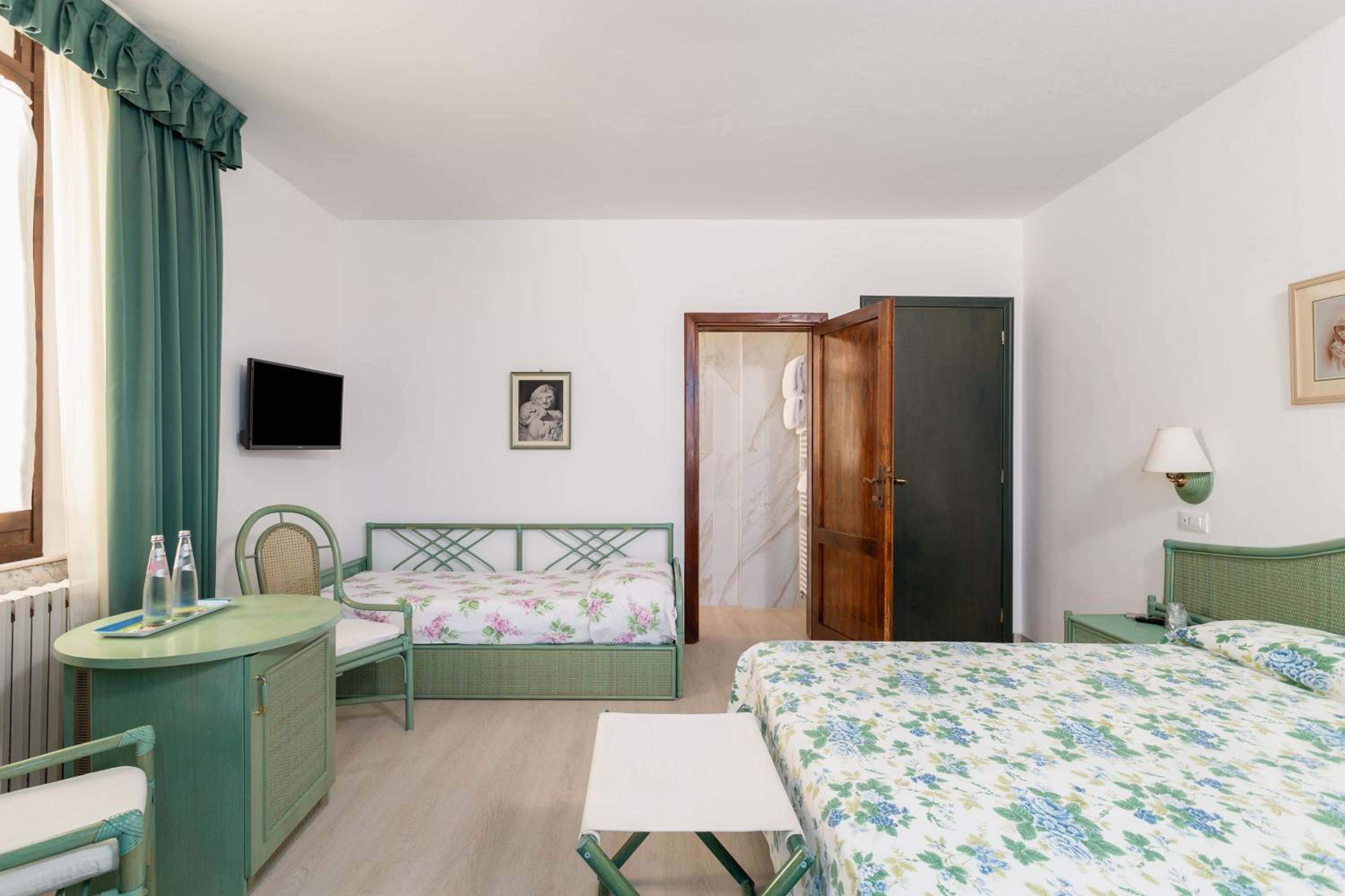 Superior Double Room photo 2