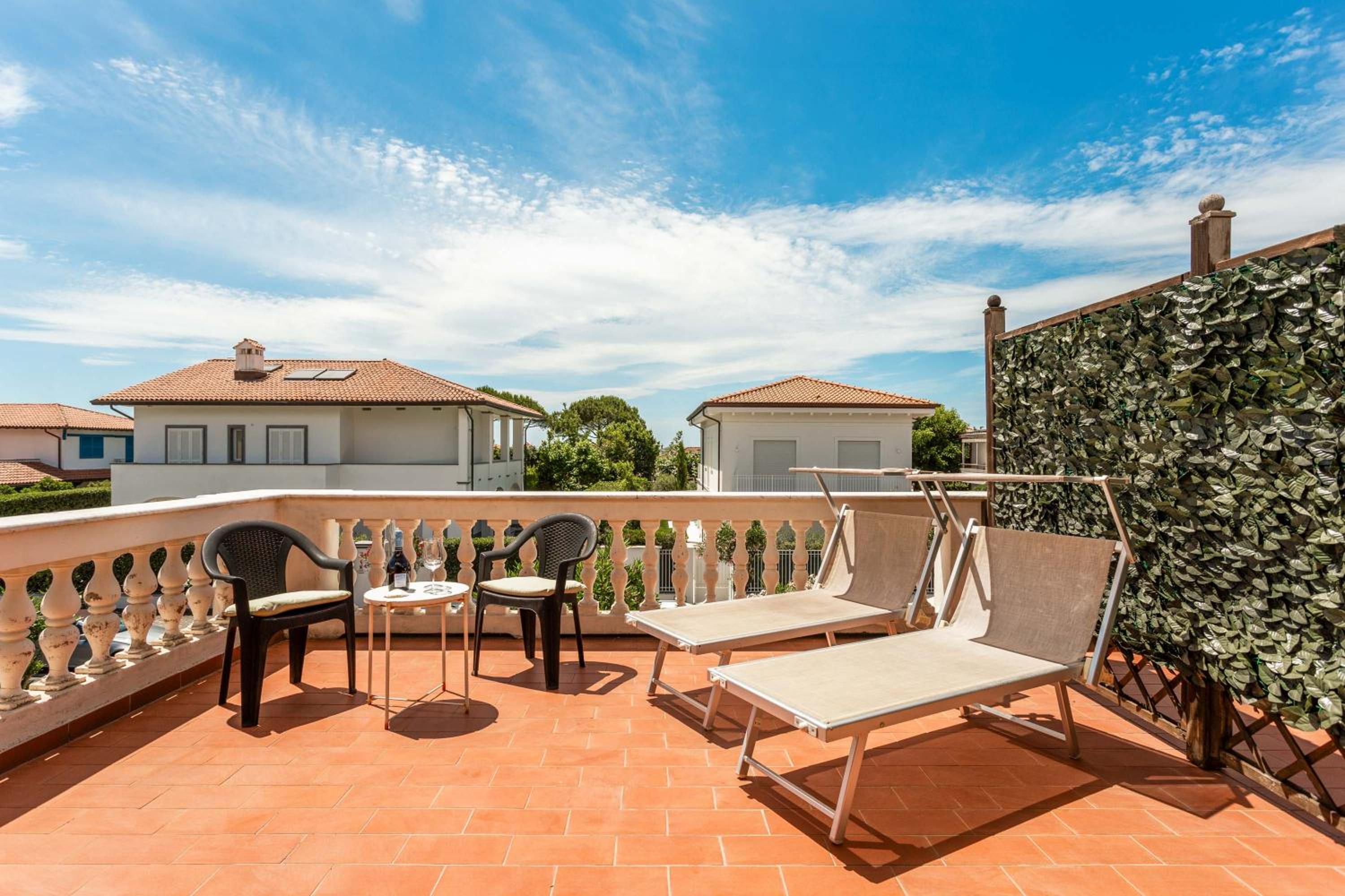 Standard Double Room with Balcony photo 2