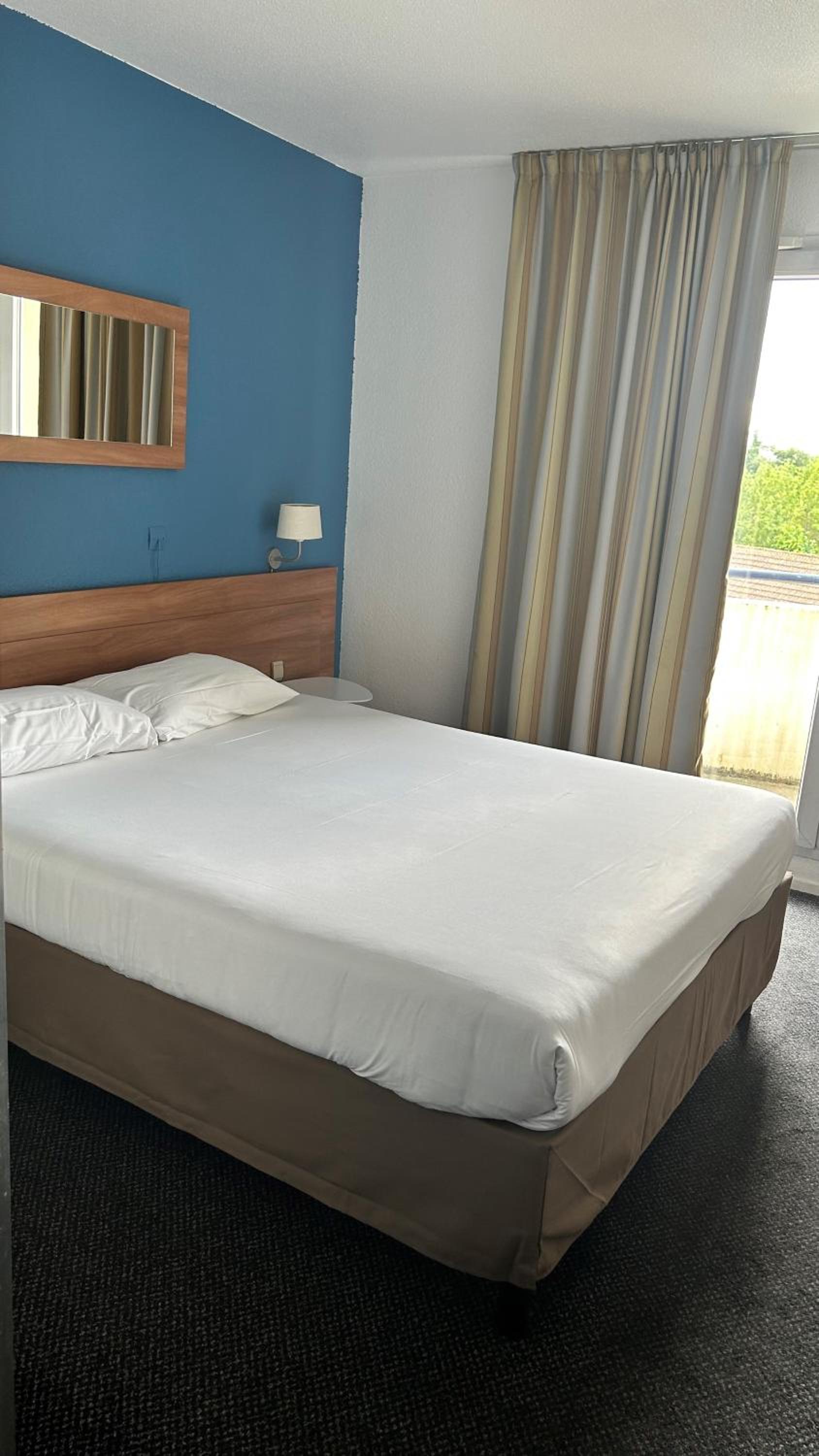 Triple Room with 3 Single Beds