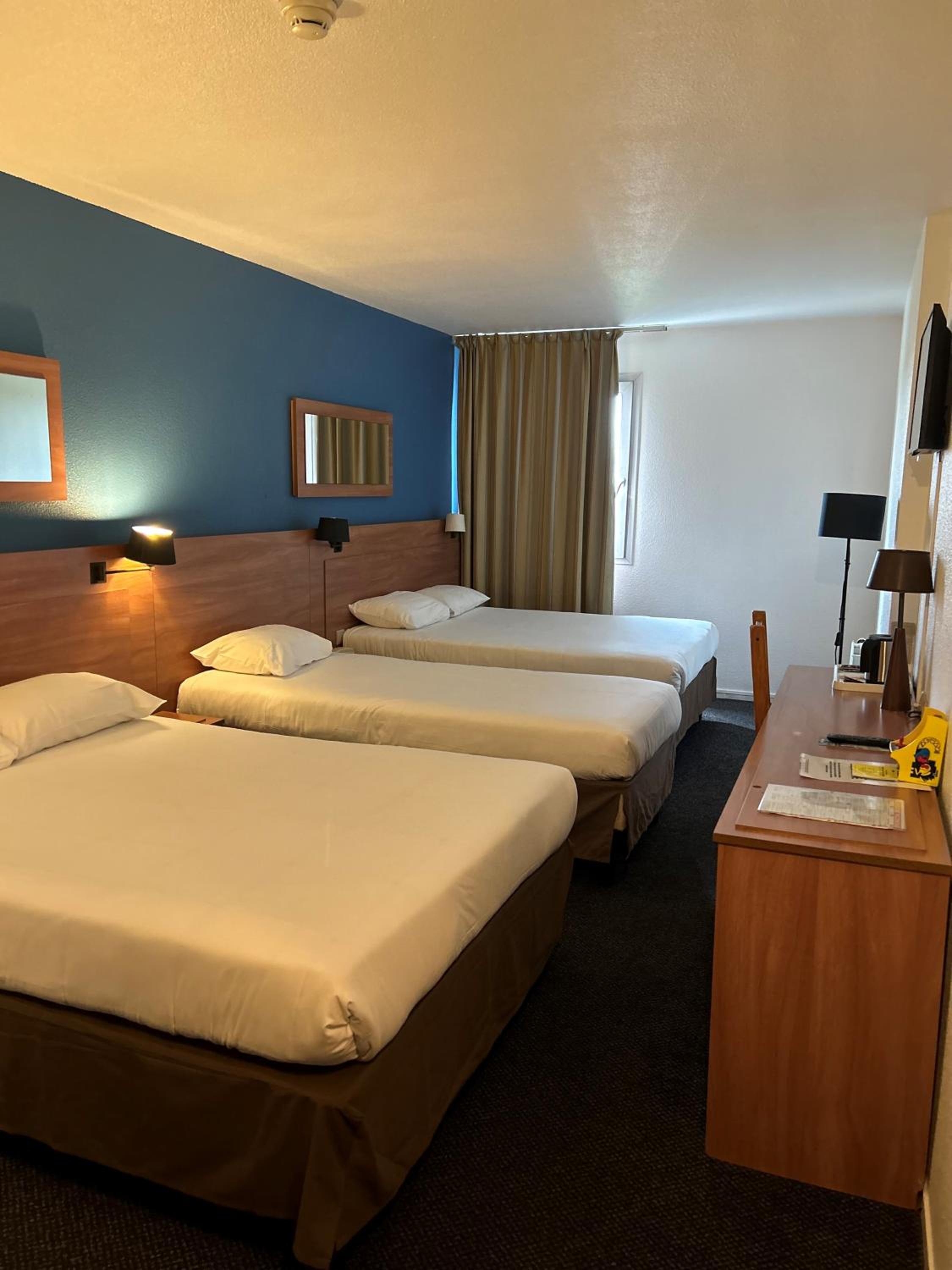 Standard - 1 Double Bed 3 Single Beds