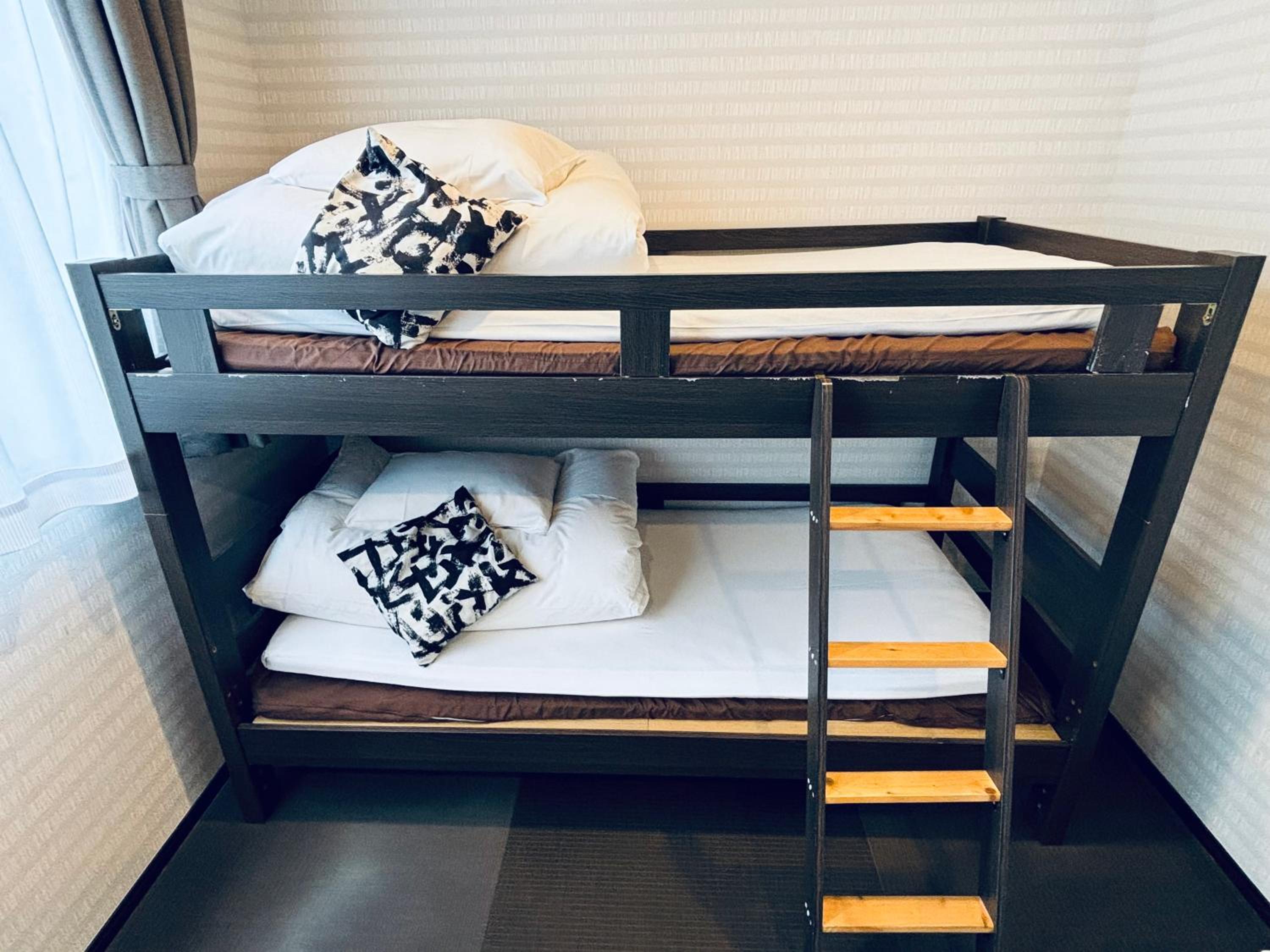 Twin Room - Photo 9