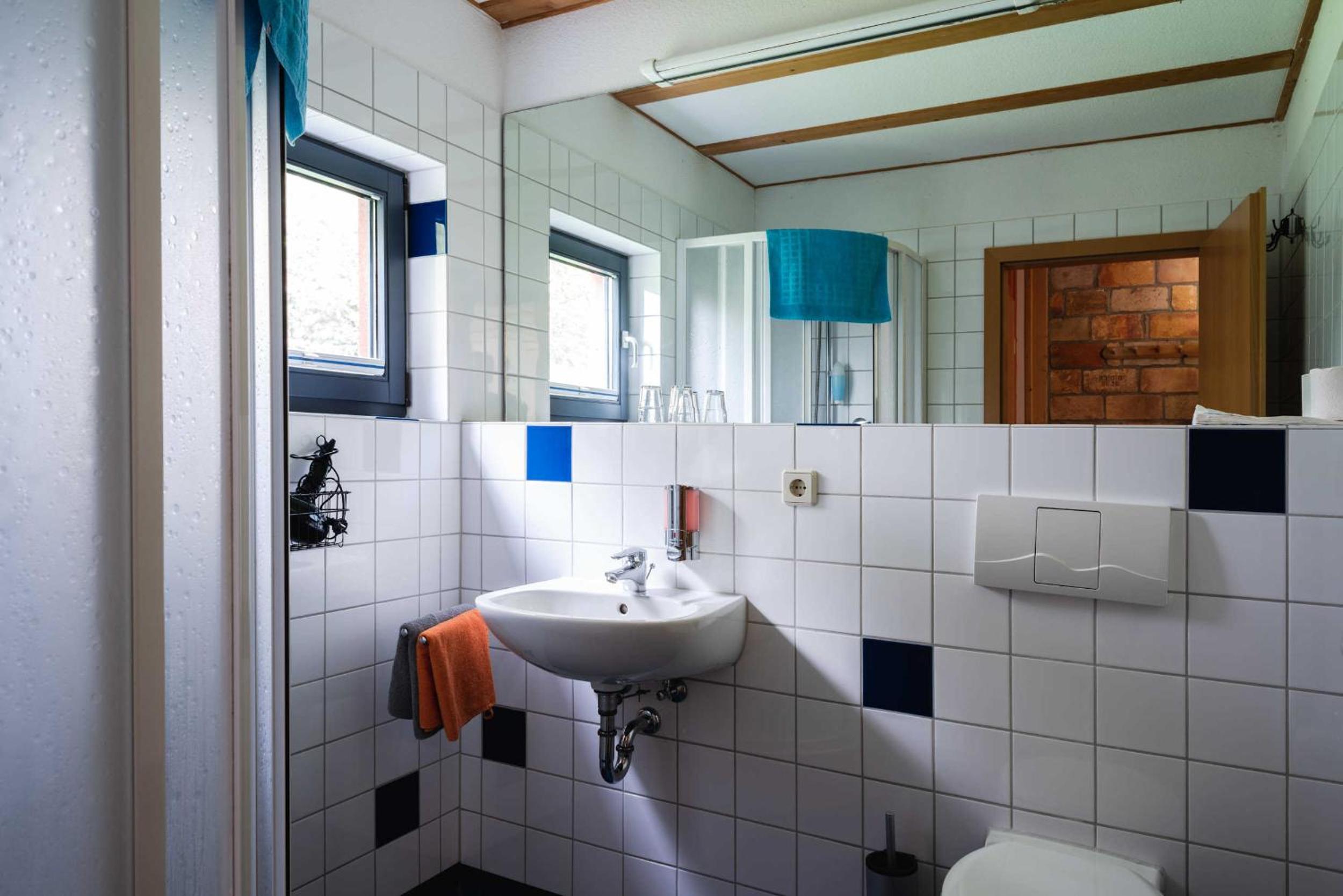 One-Bedroom Apartment with Shower photo 3