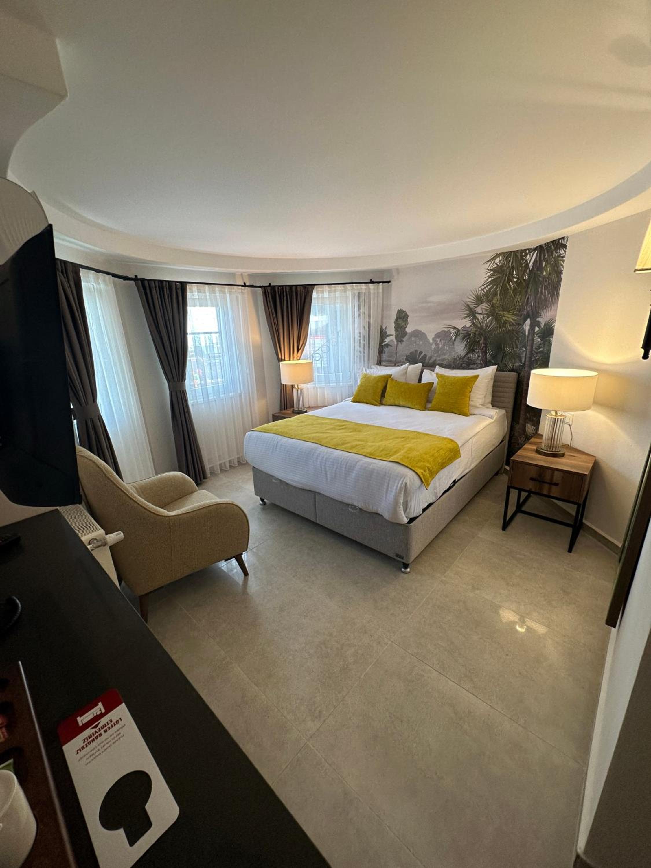 Suite with Pool View