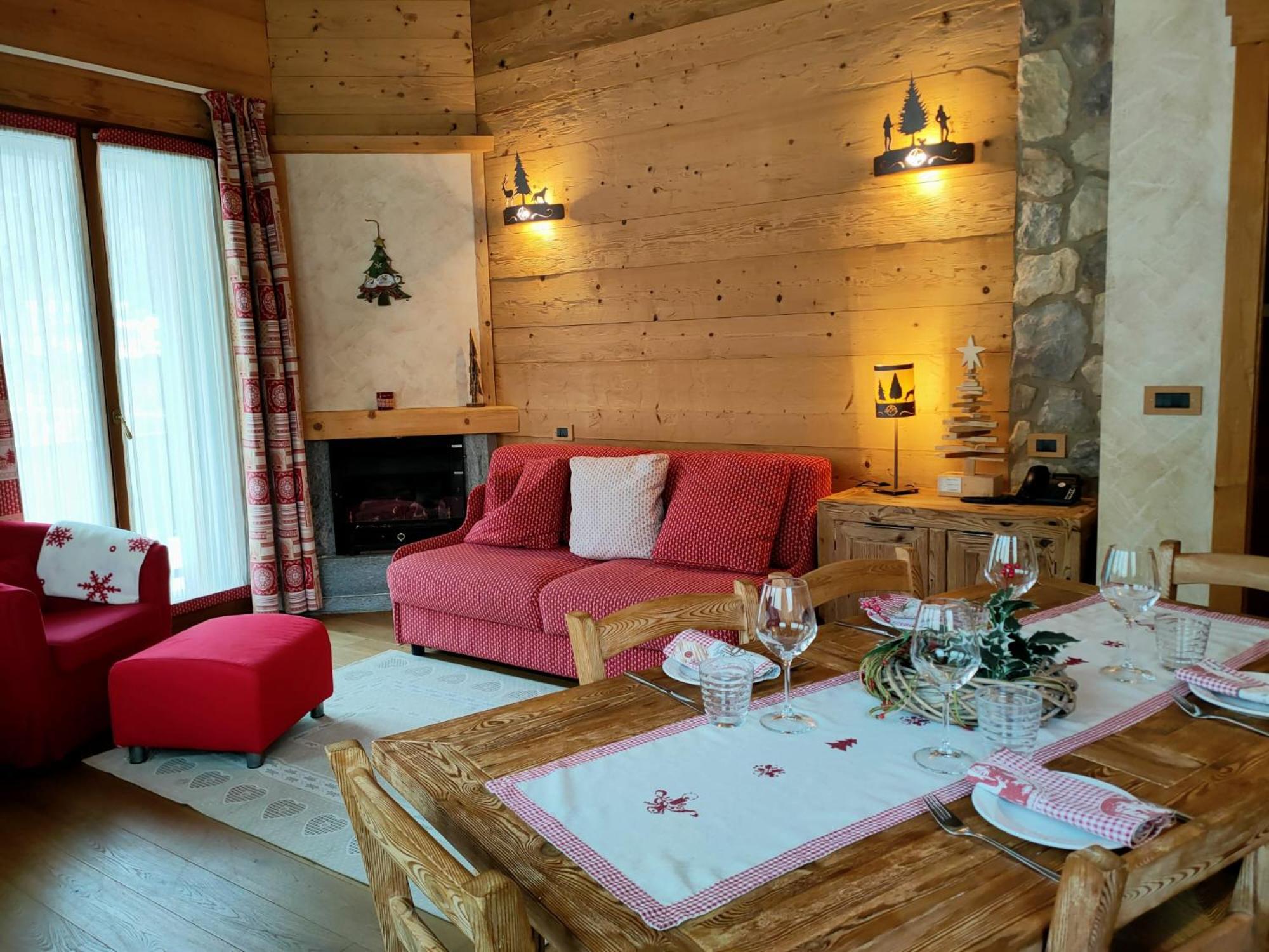 Two-Bedroom Apartment with Balcony (4 Adults + 2 Children)