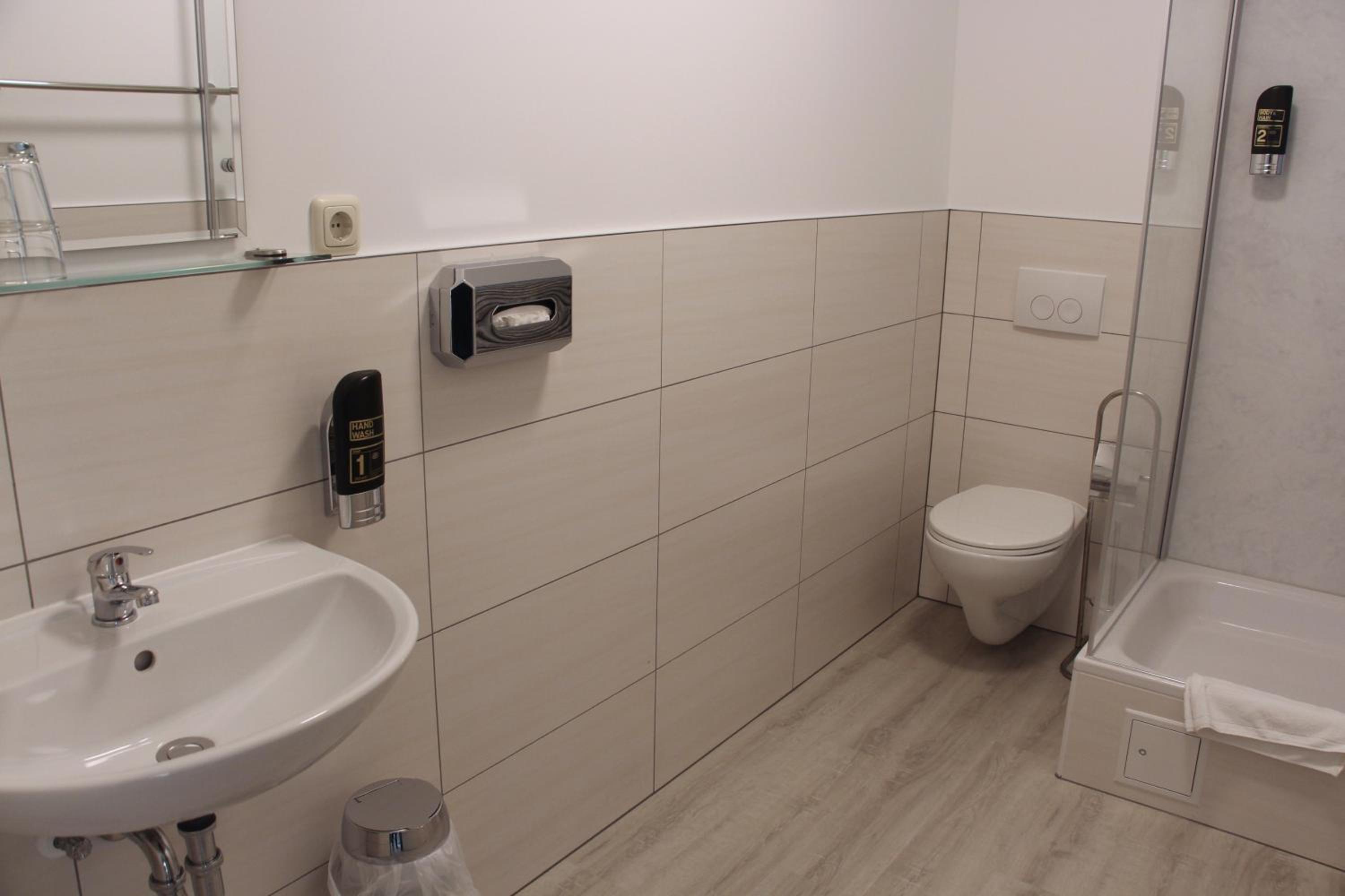 Family Room with Bathroom photo 3