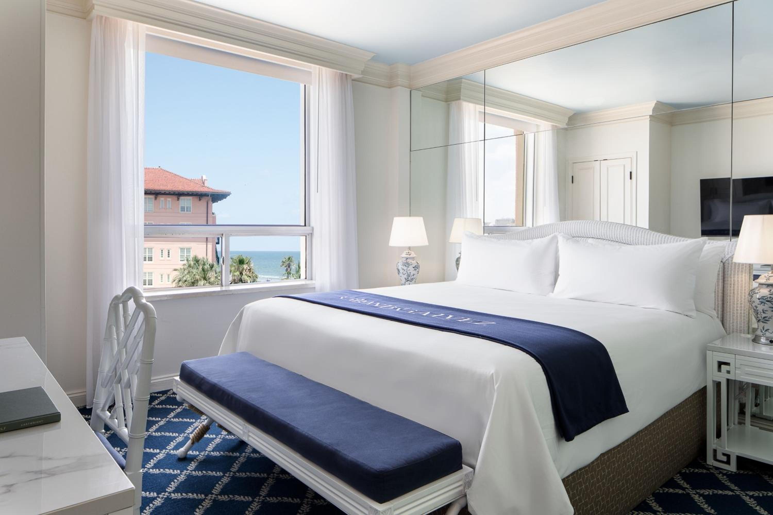 Deluxe King Room with Partial Ocean View - Photo 1