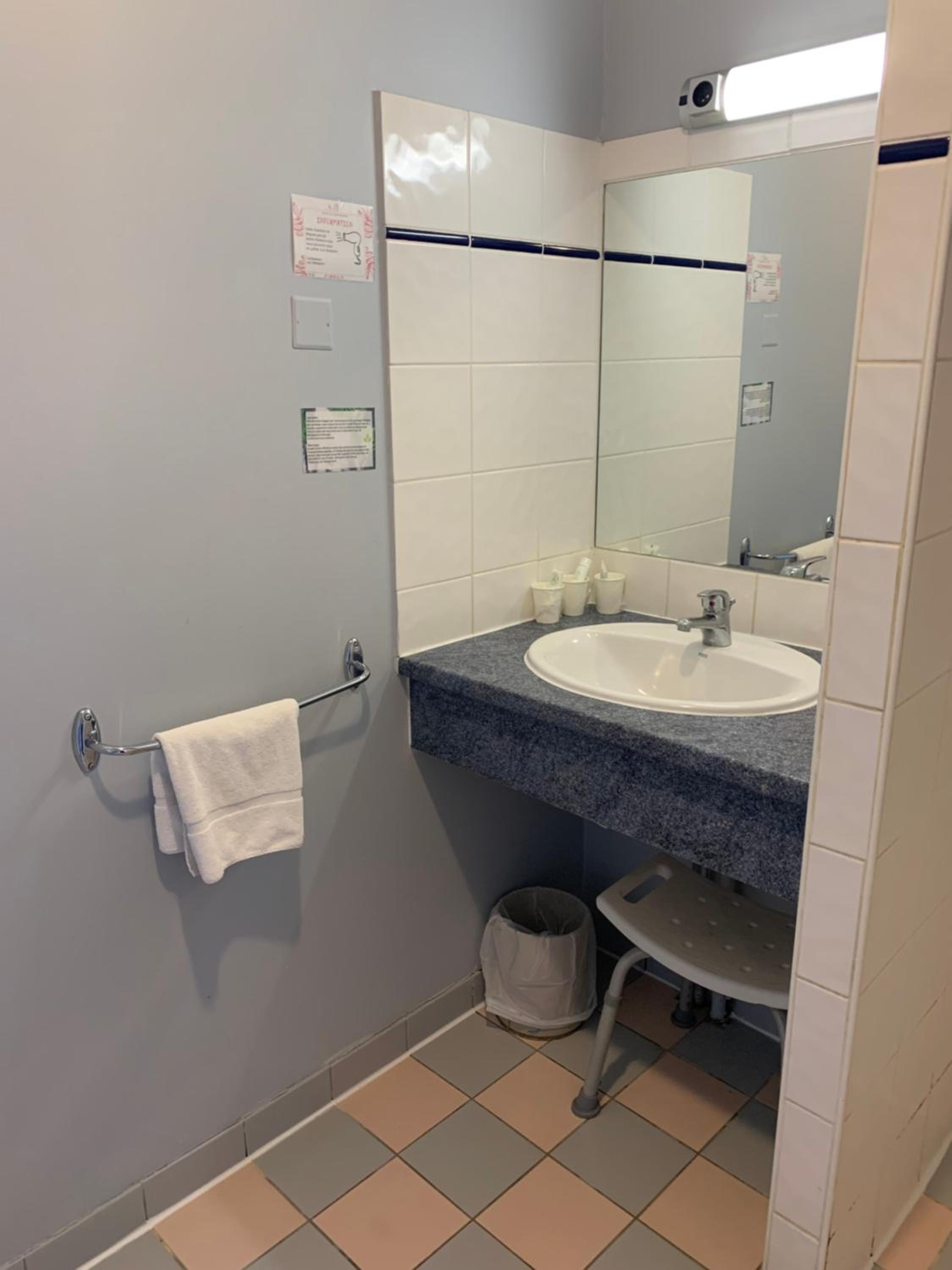 Comfort Double Room - Disability Access photo 2