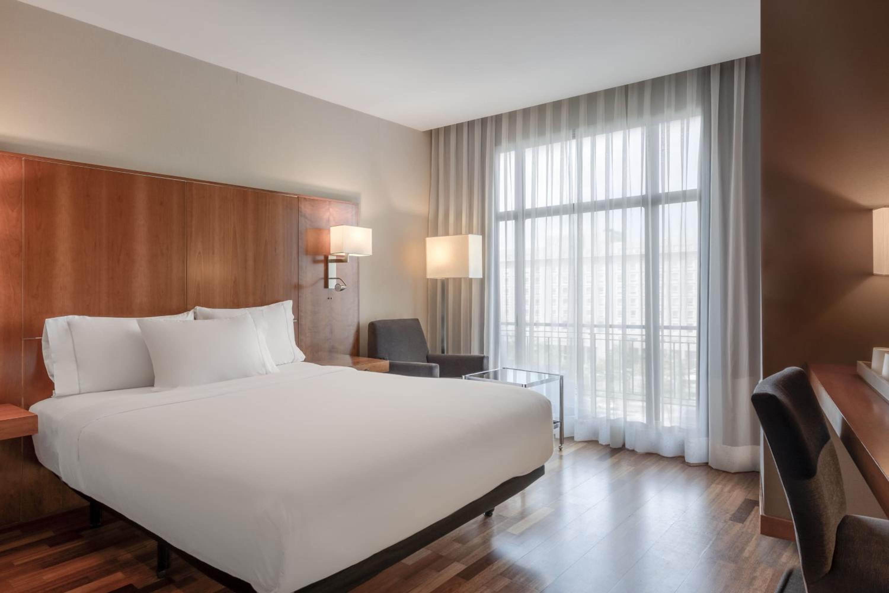 Standard Queen Room