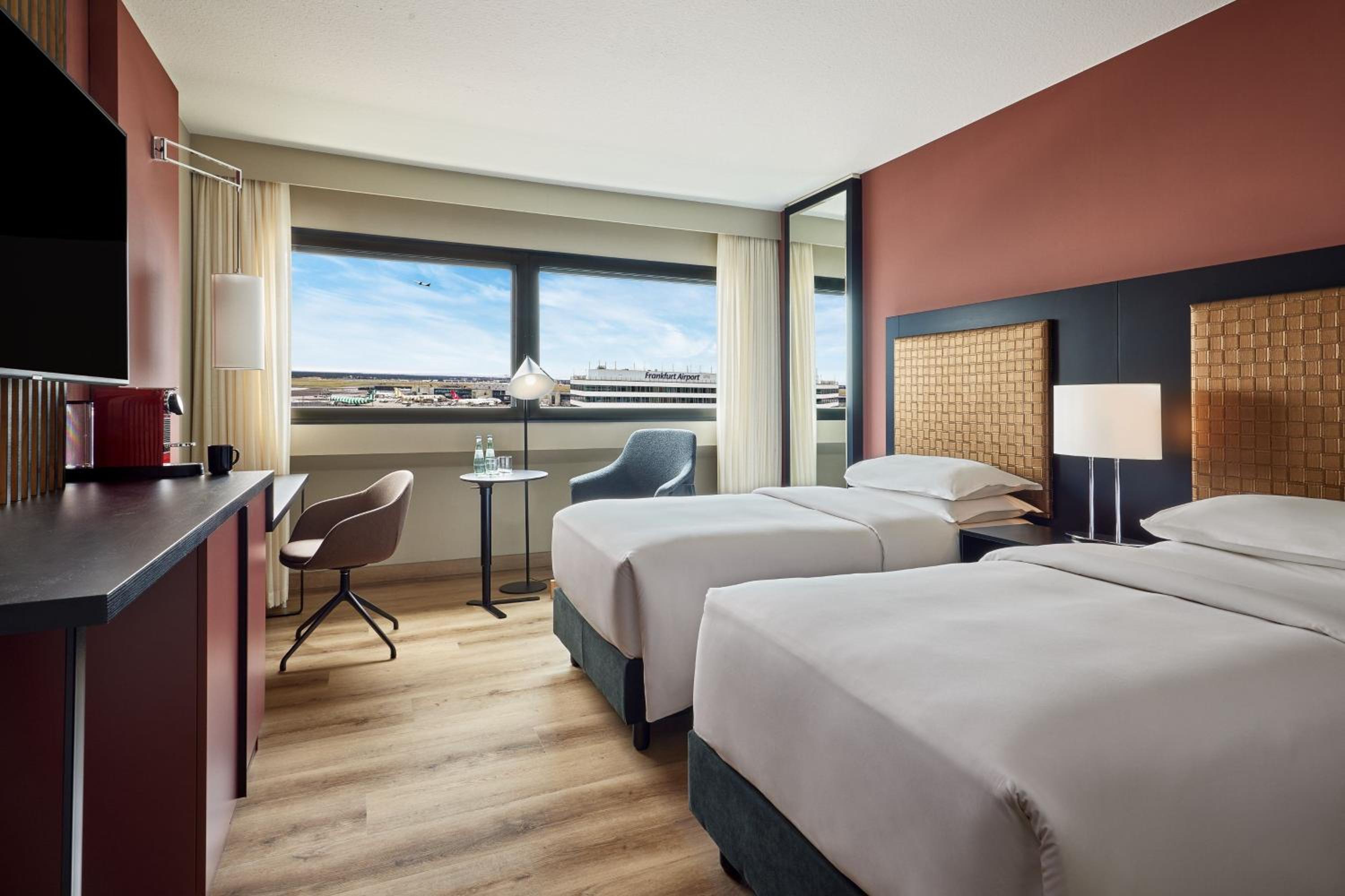 Sheraton Club Room, Club lounge access, Guest room, 2 Twin