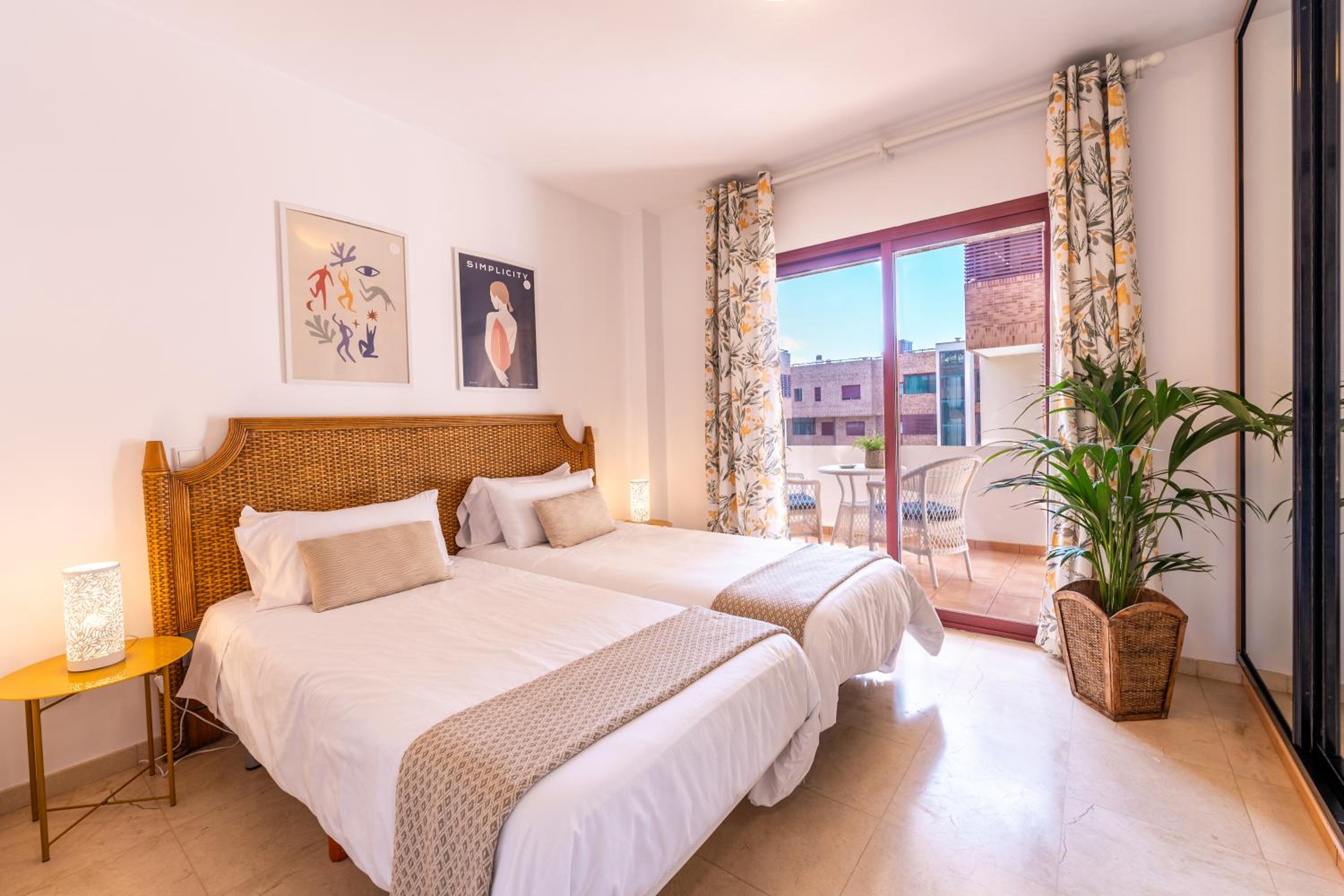 Apartamento con Balcón
