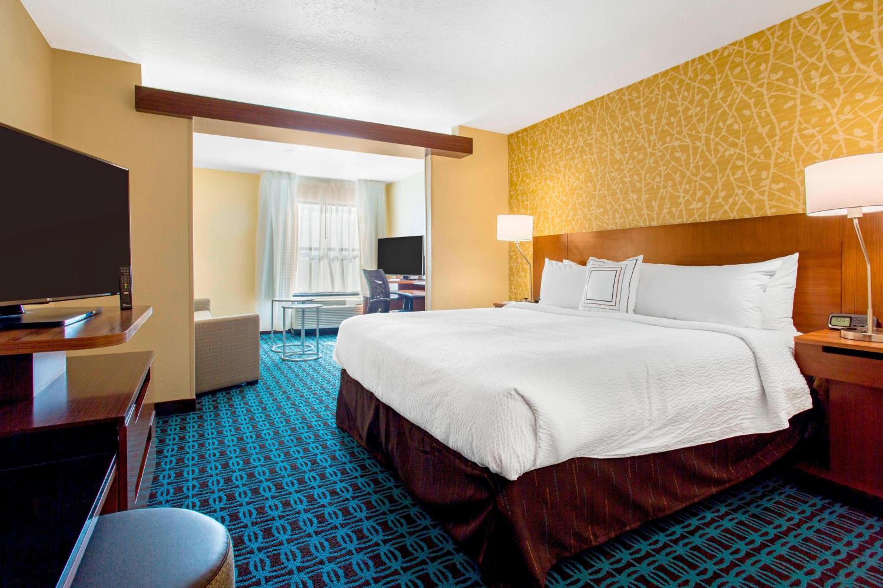 King Suite with Sofa Bed photo 3