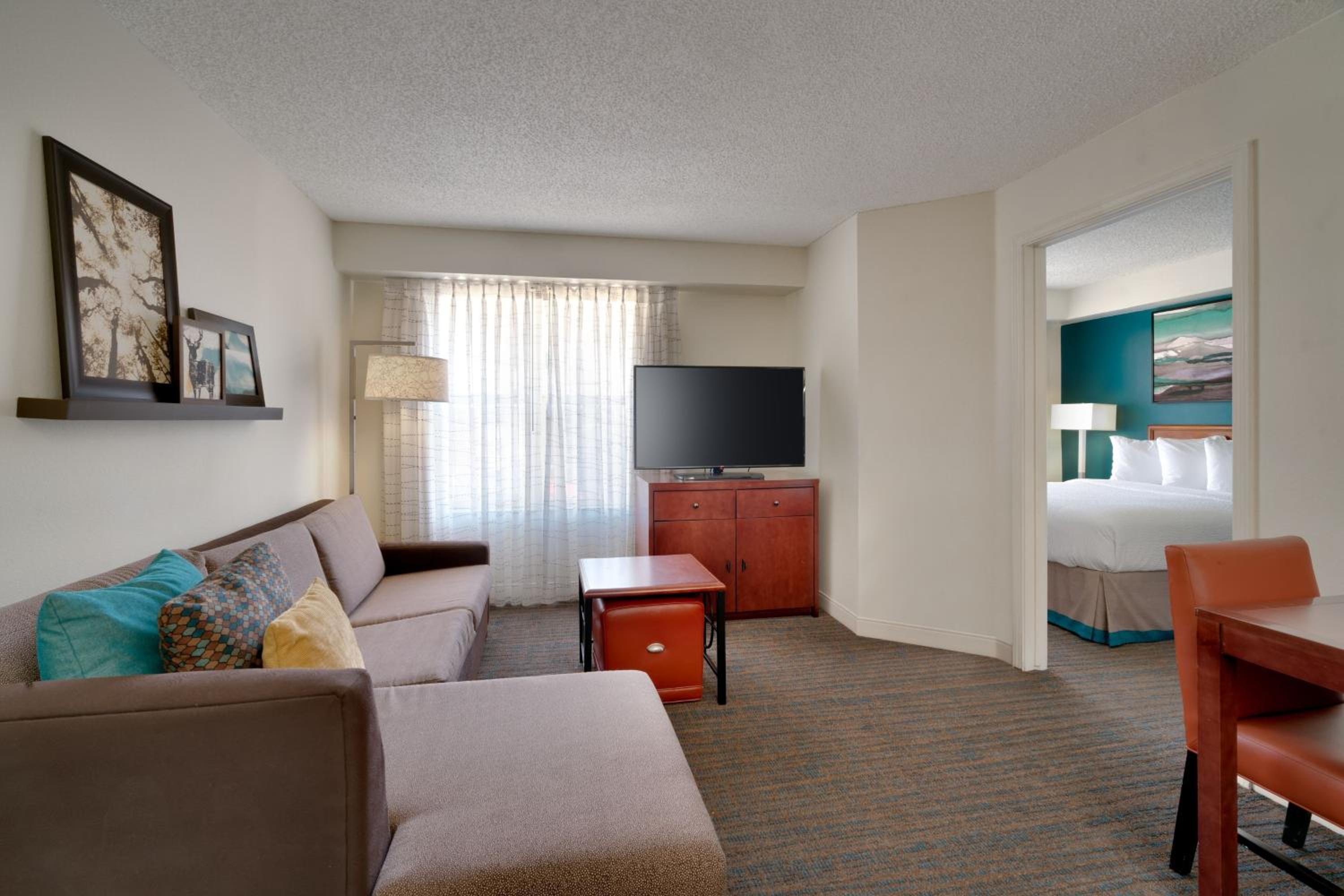 One-Bedroom, 2 Room Suite with Sofa Bed - Photo 1