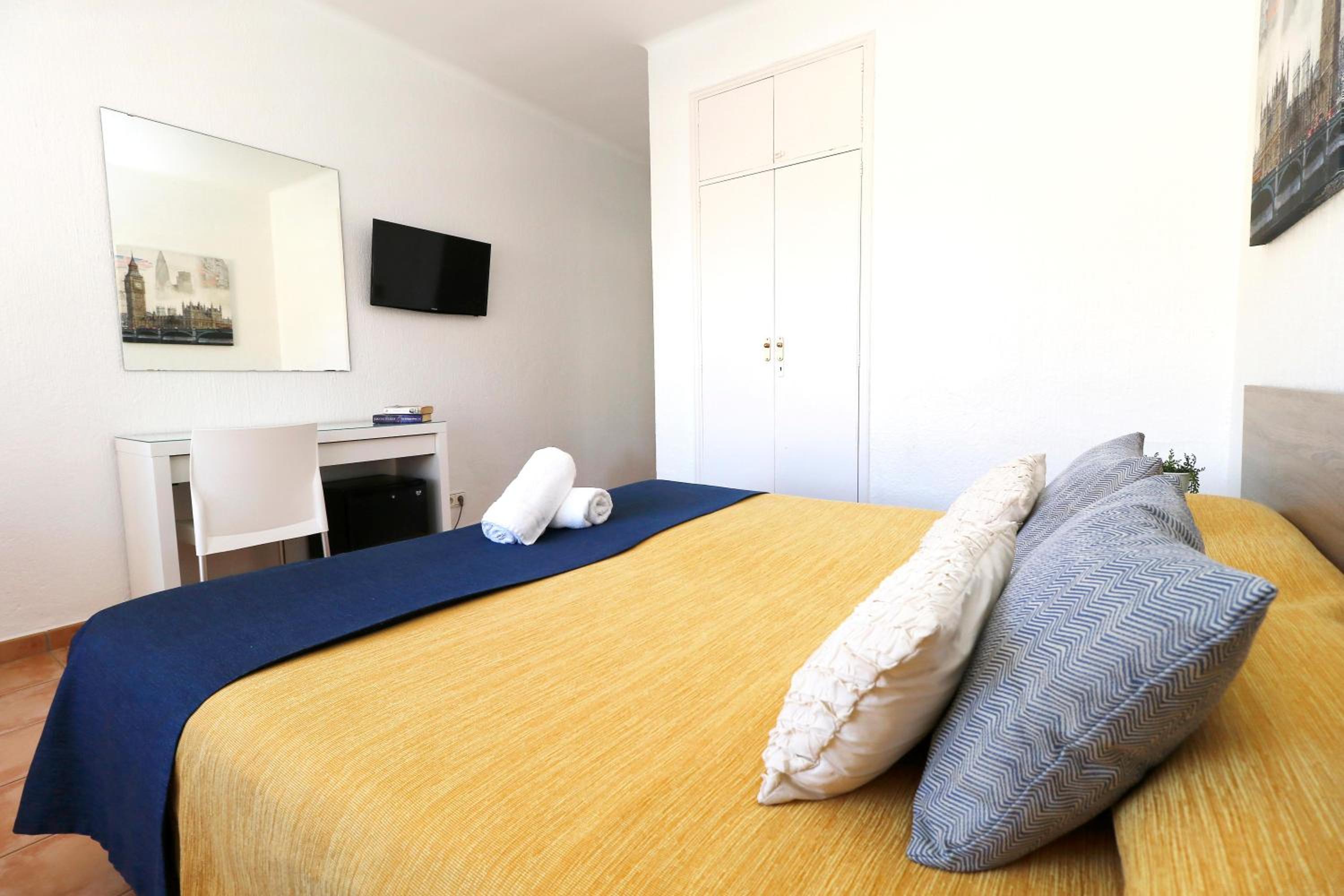 Double or Twin Room with Balcony photo 2
