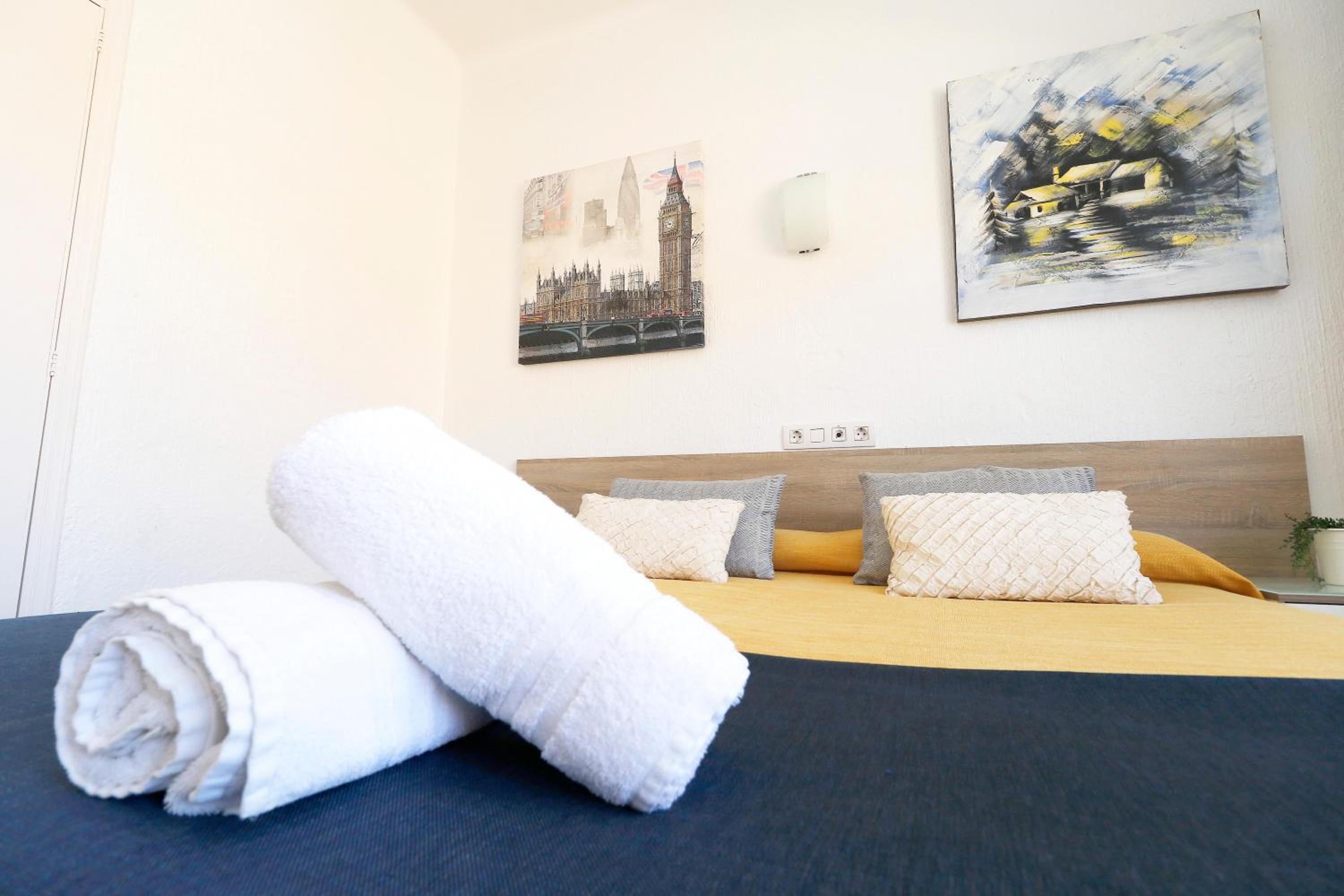 Double or Twin Room with Balcony photo 3