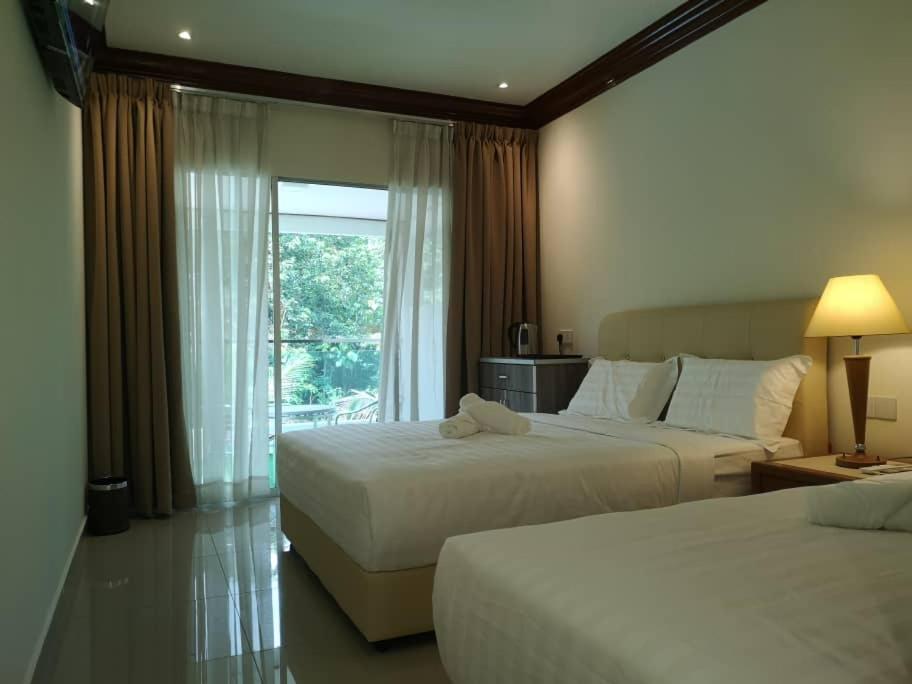 Deluxe Double Room with Balcony photo 1