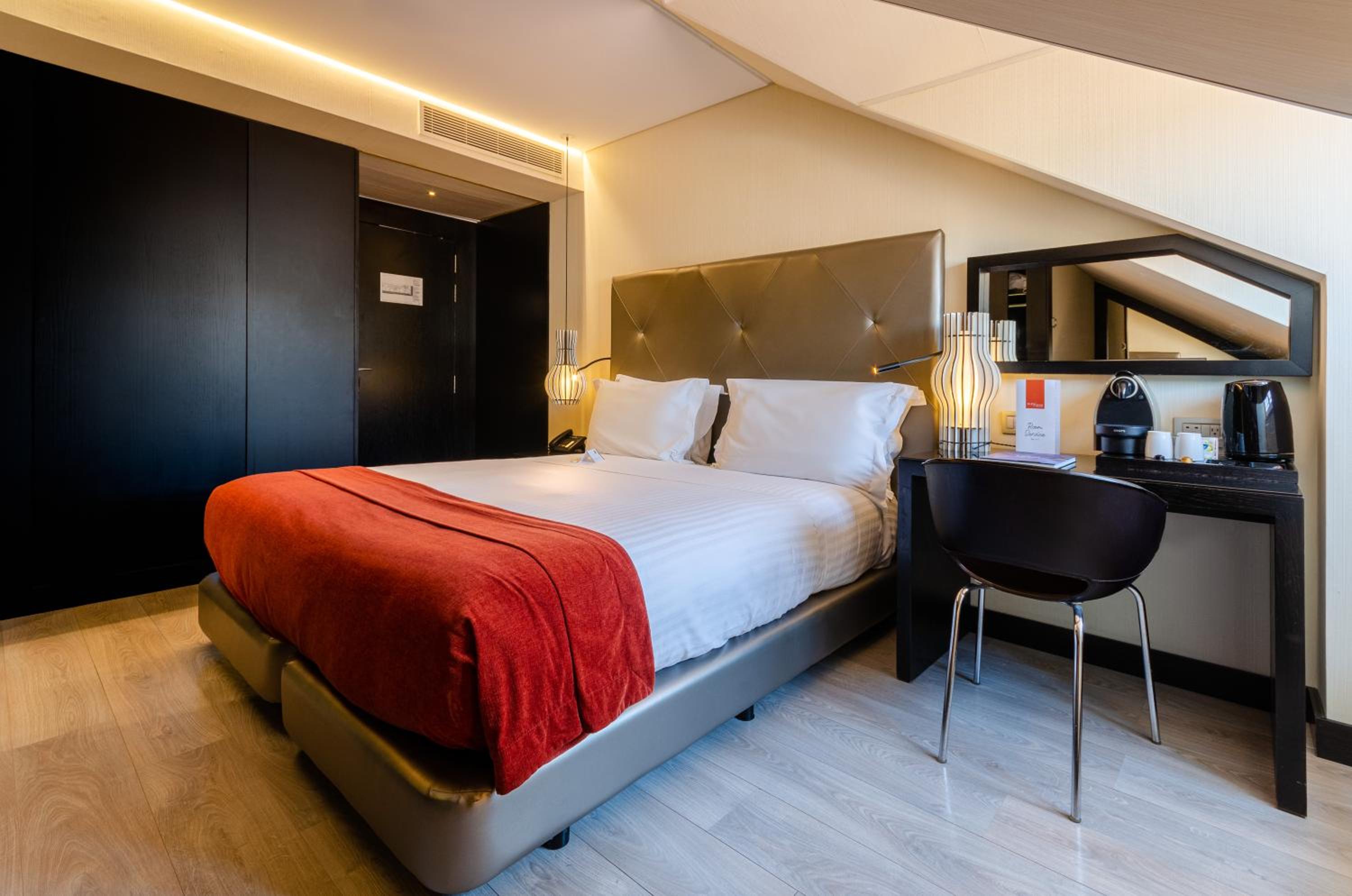 Confort Single Room with Street View thumbnail 6