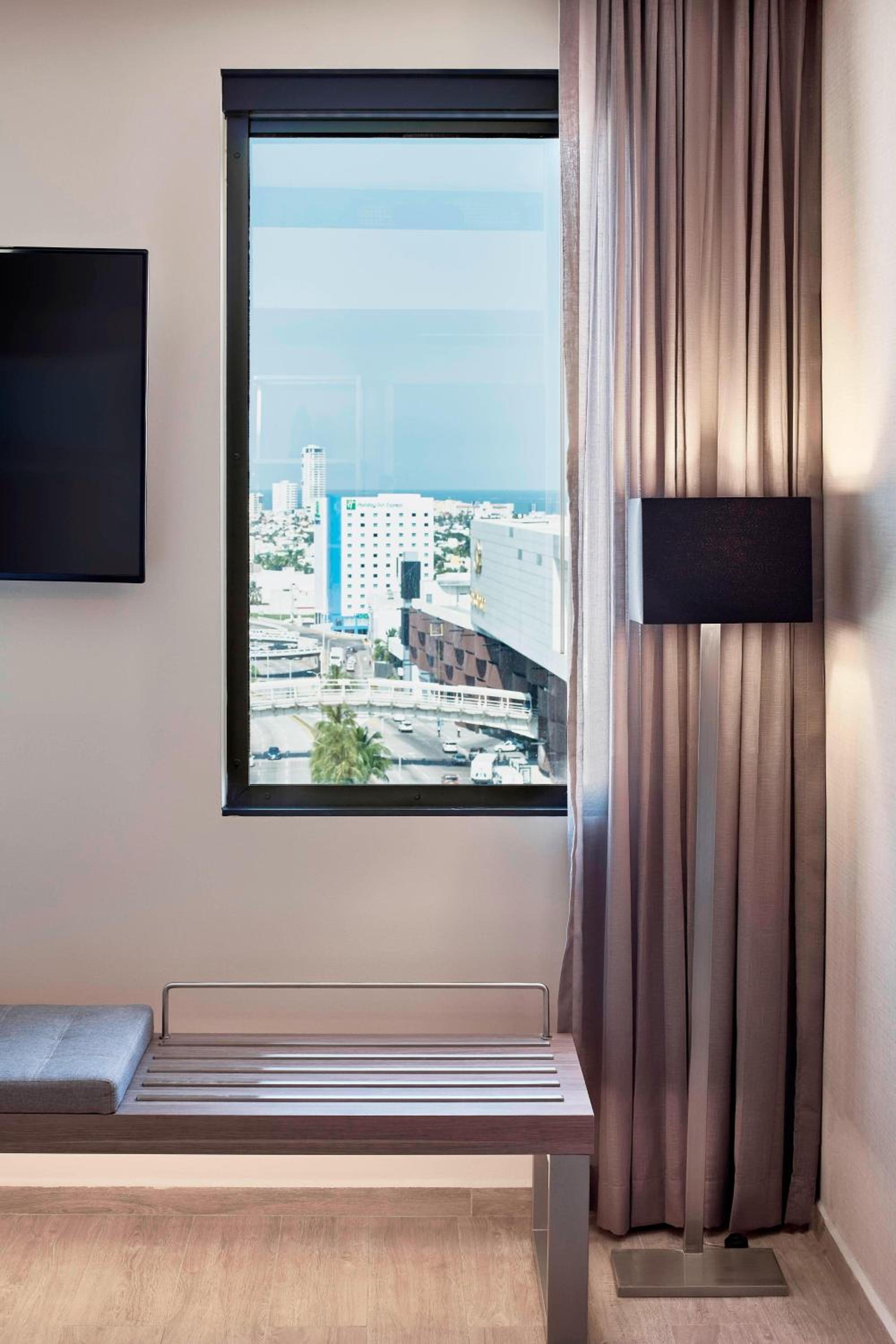 King Room with City View photo 2