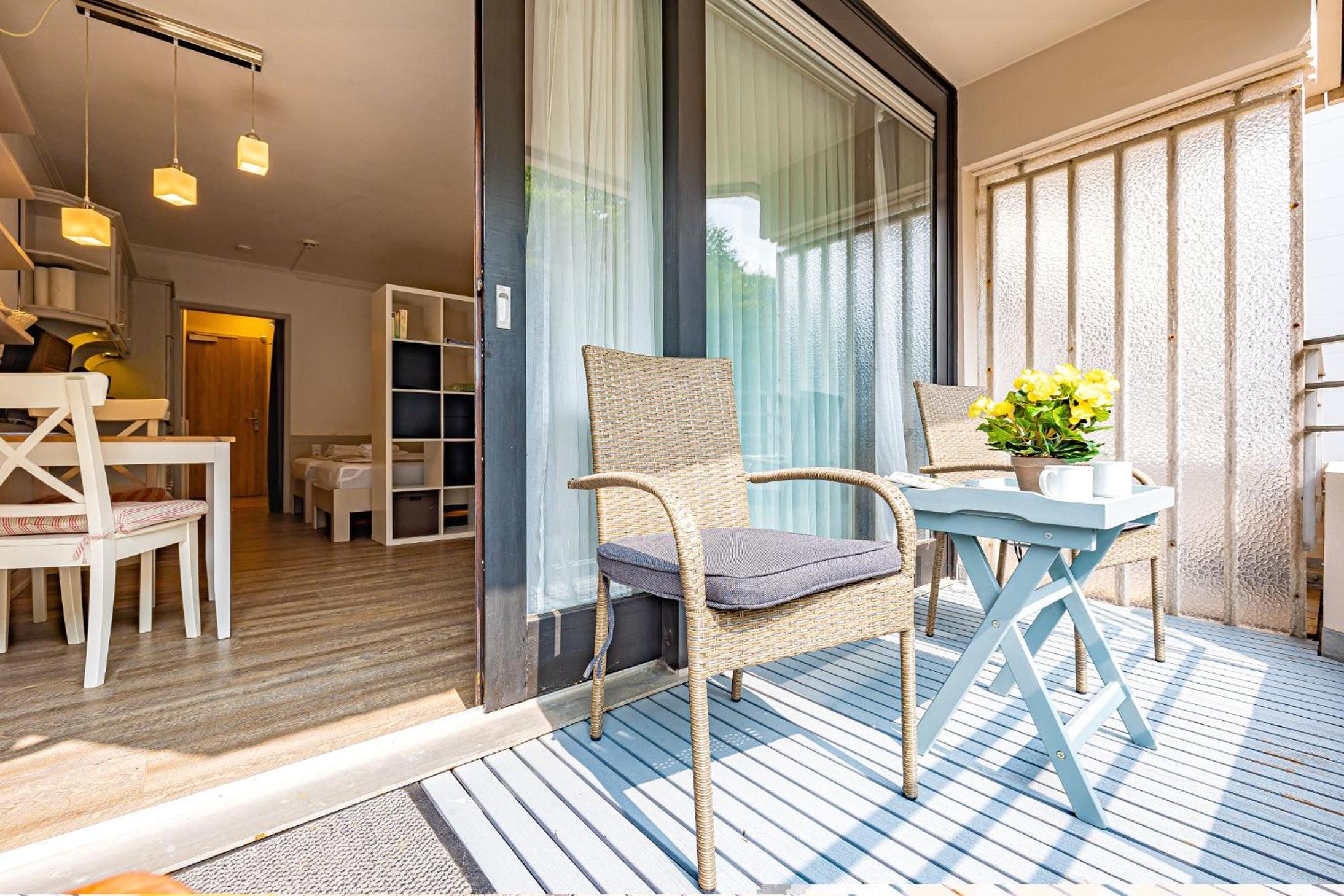 Apartment with Balcony photo 2