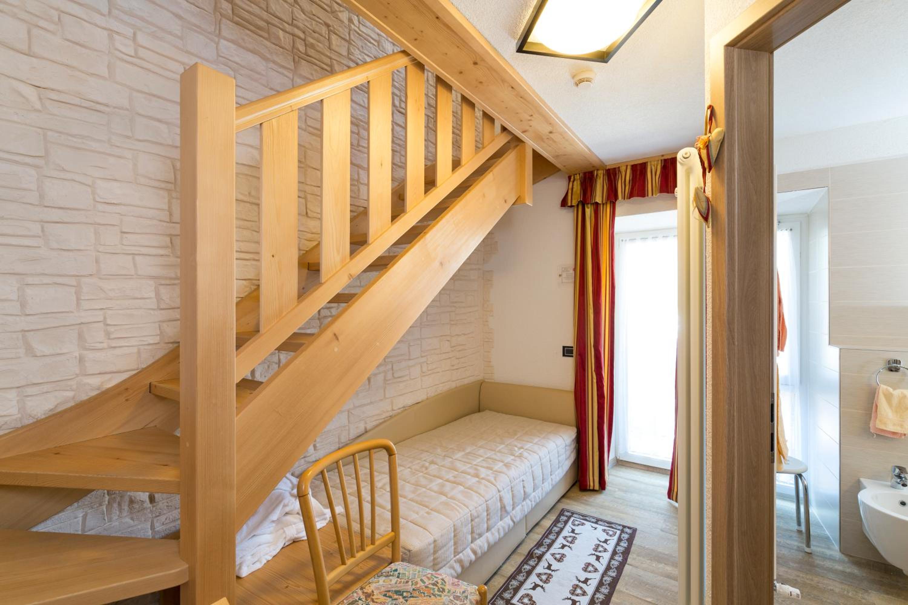 Double or Twin Room with Mountain View photo 3