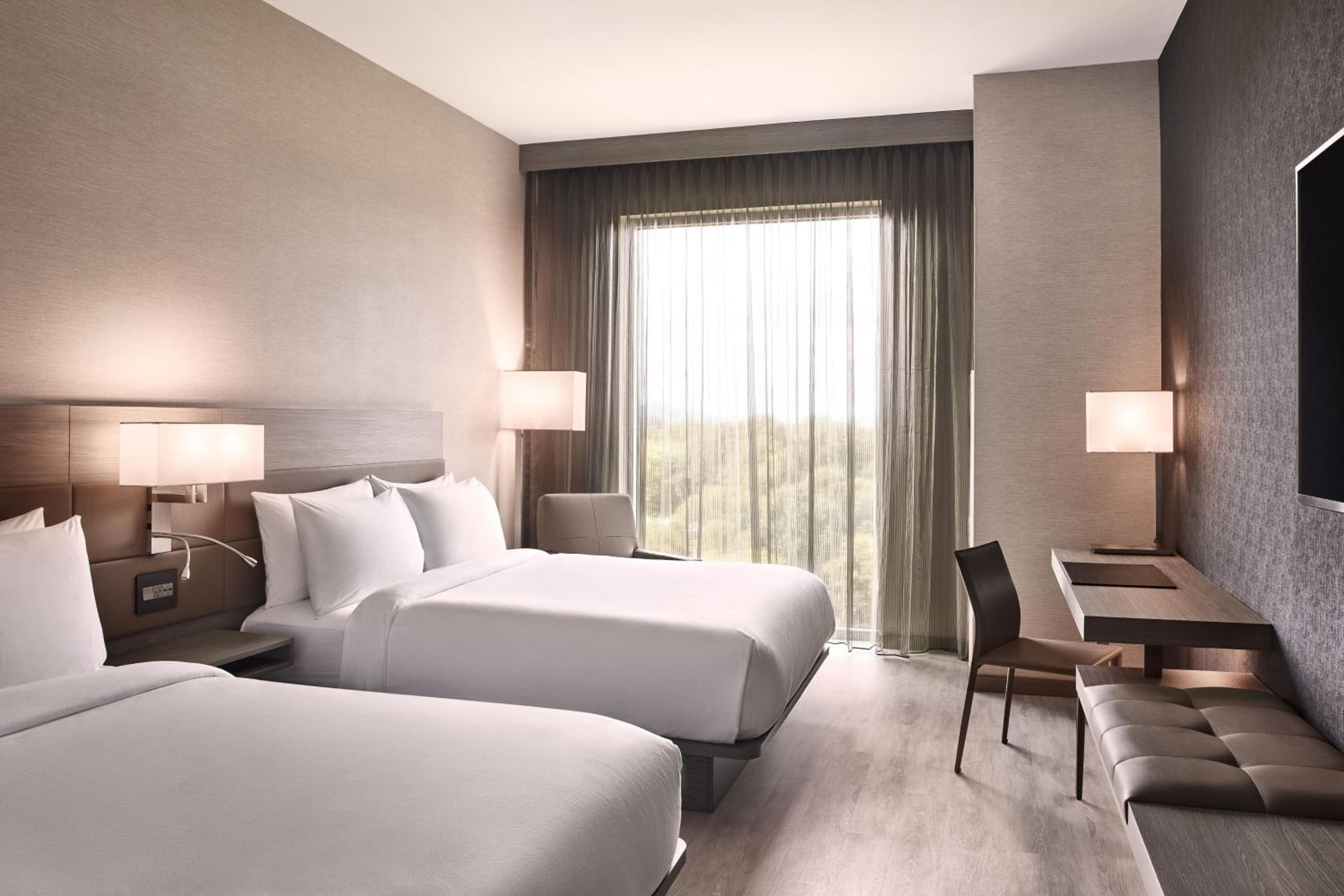 Double Queen Room - Photo 1
