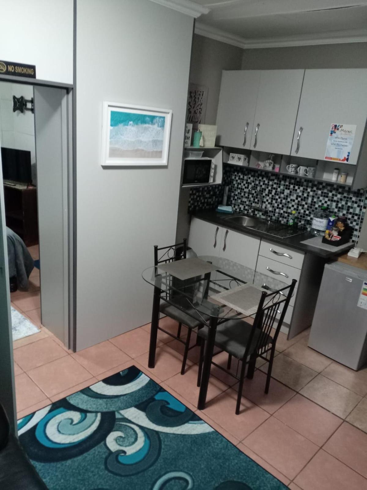 Deluxe Double Room with Shower photo 2