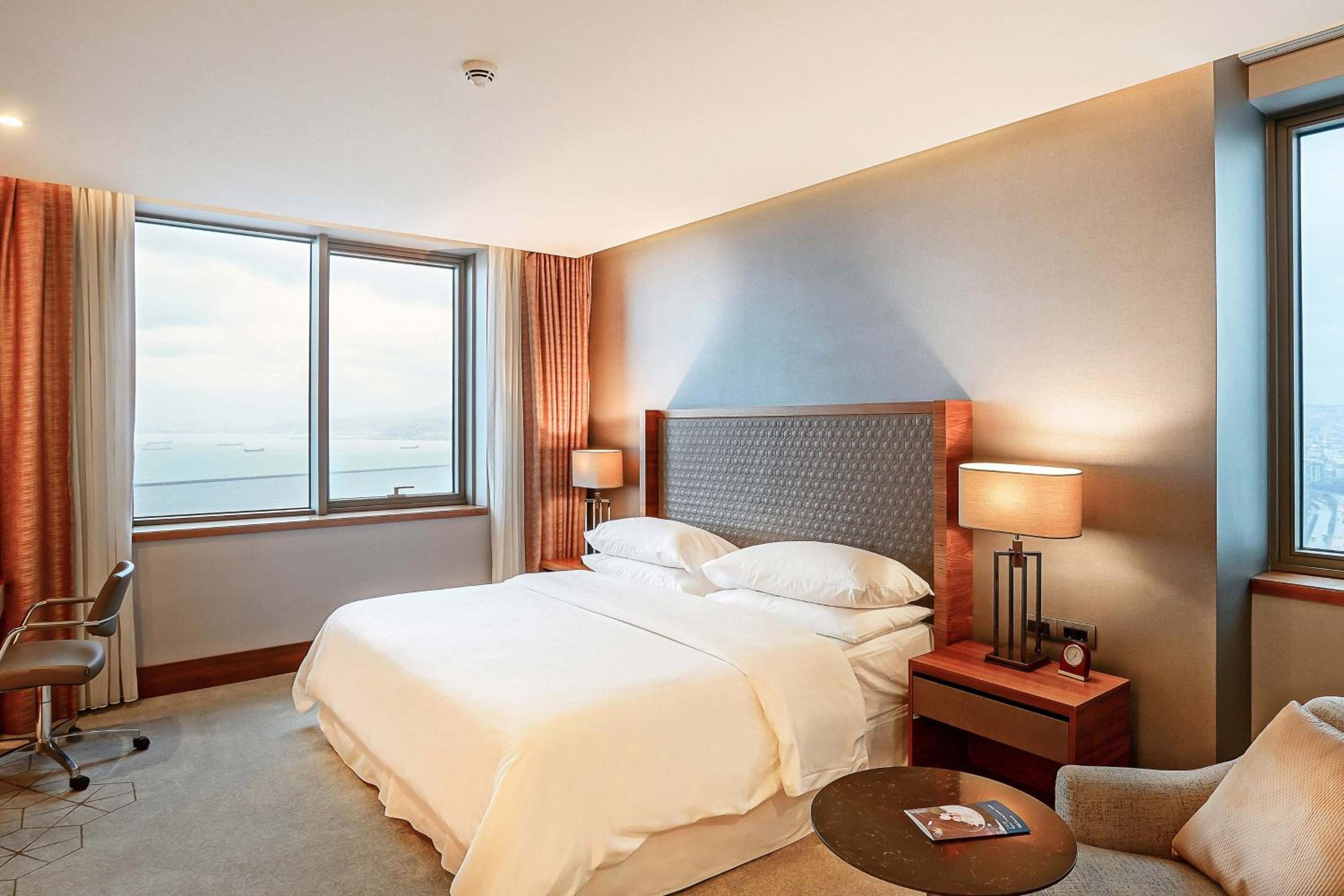 Junior Deluxe, Guest room, King, Harbor view