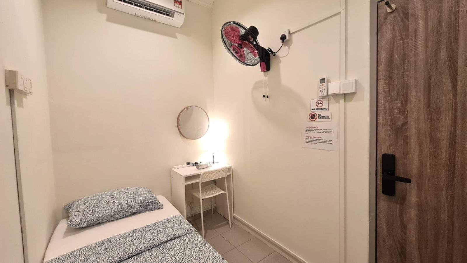 Single Room With Shared Bathroom photo 2