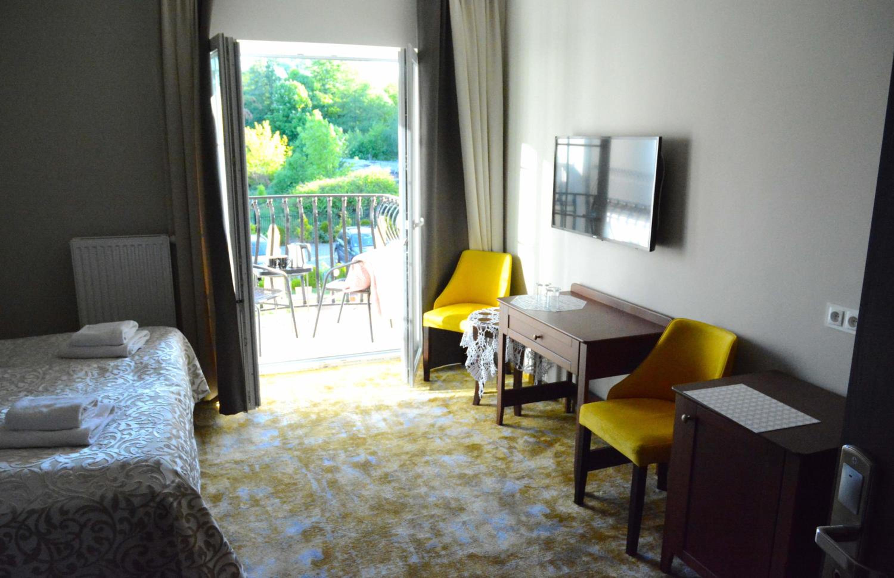 Double or Twin Room - Photo 4
