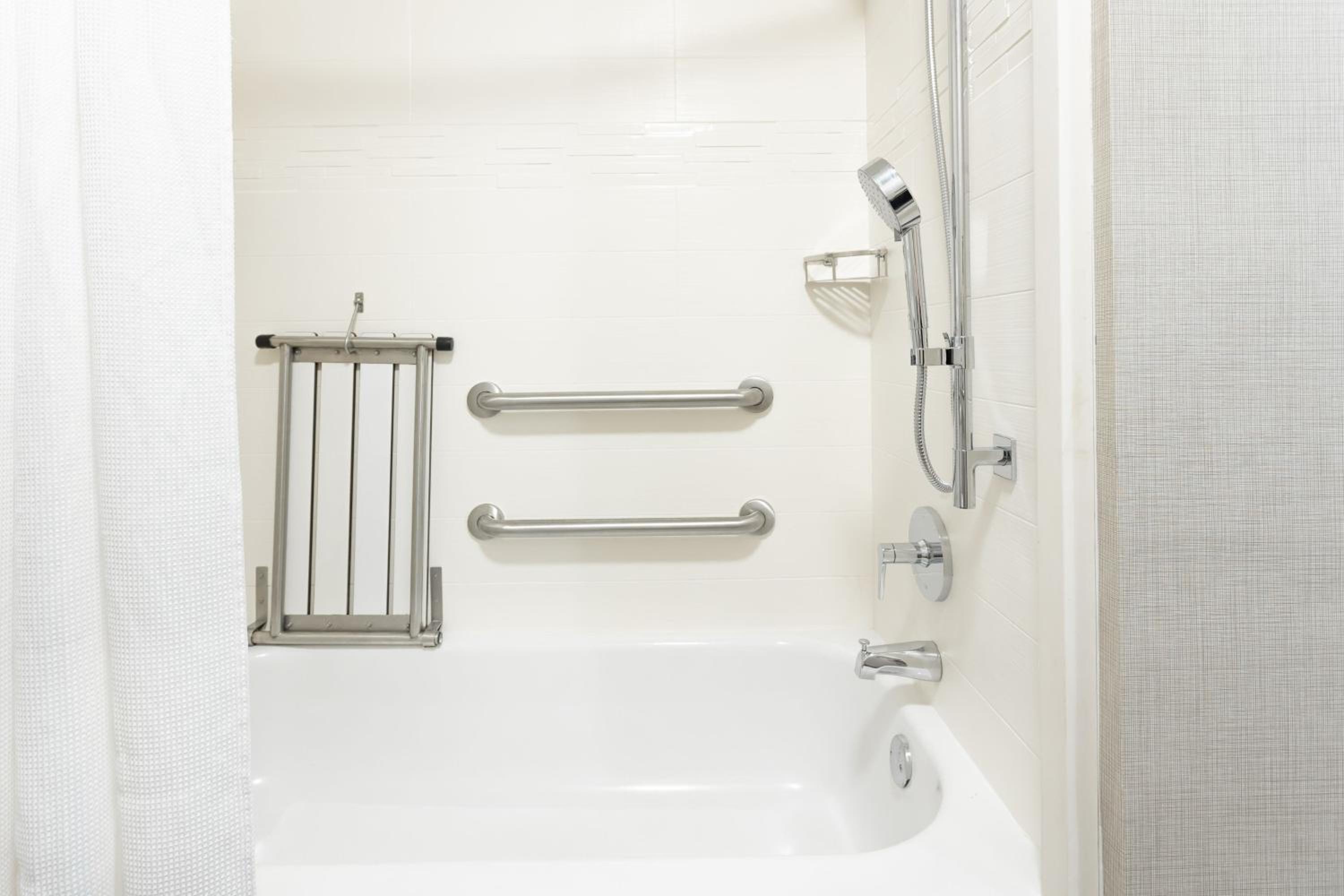 King Studio Suite with Sofa Bed and Adapted Tub - Mobility and Hearing Accessible