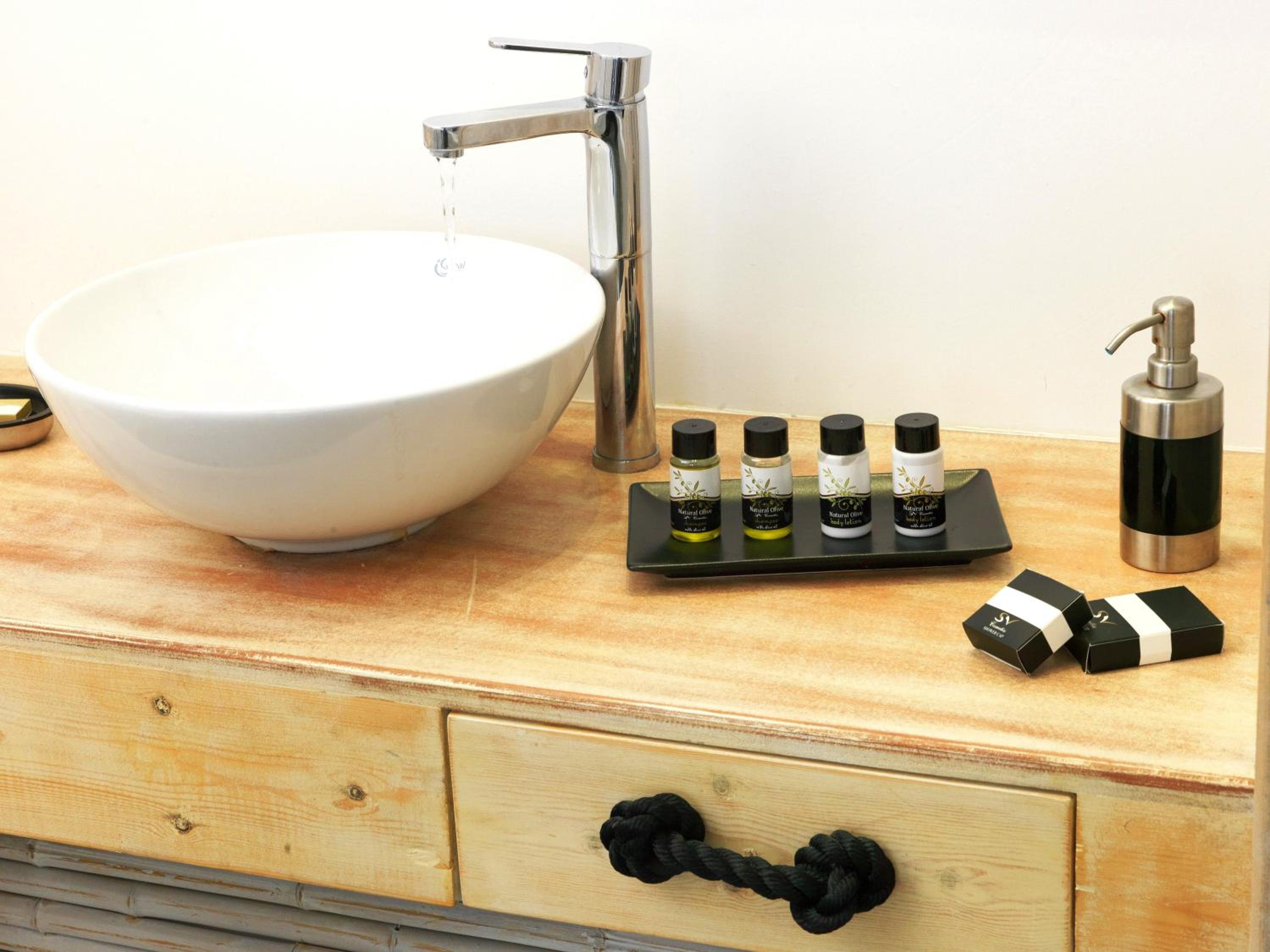 Suite with Jacuzzi photo 2