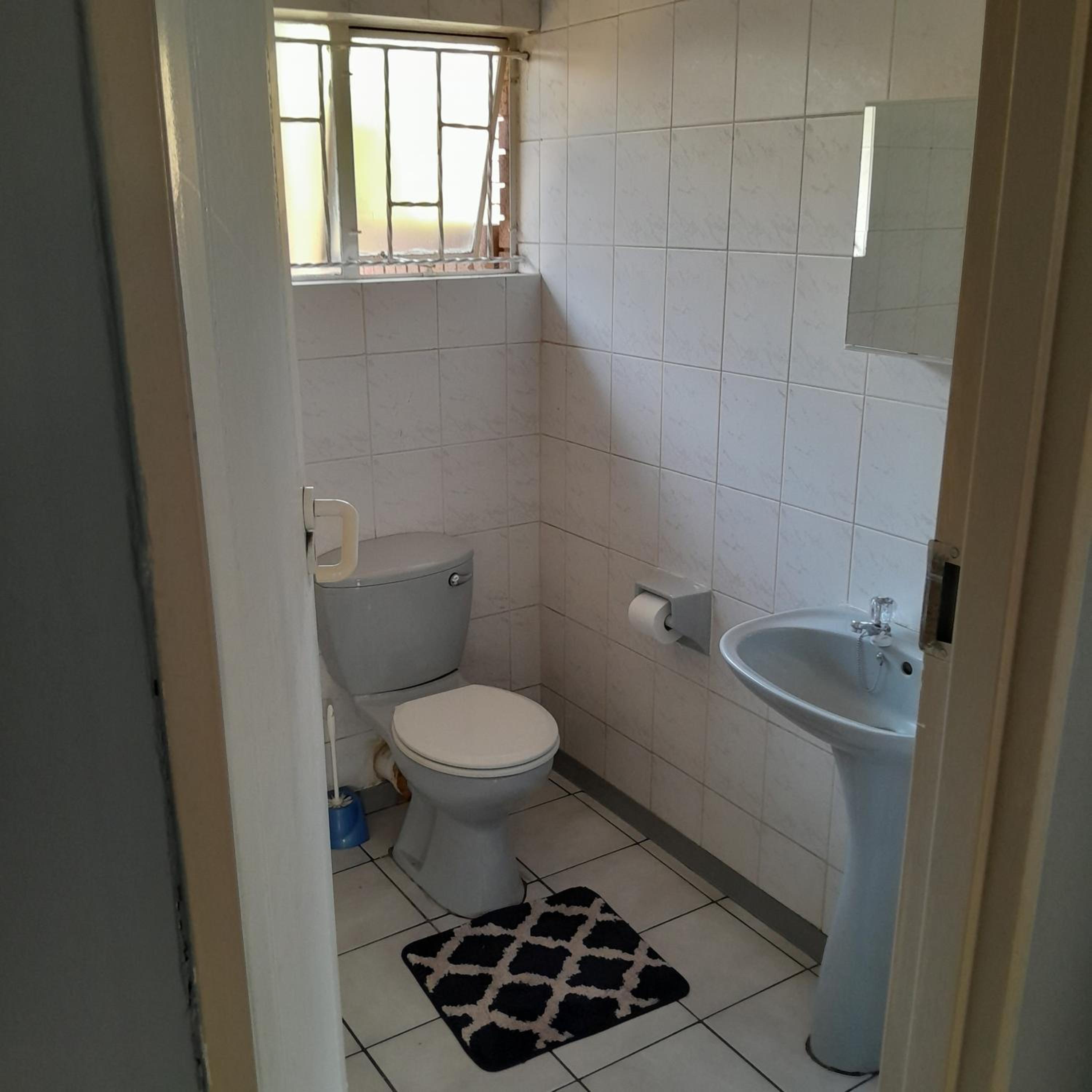 Apartment - Photo 12