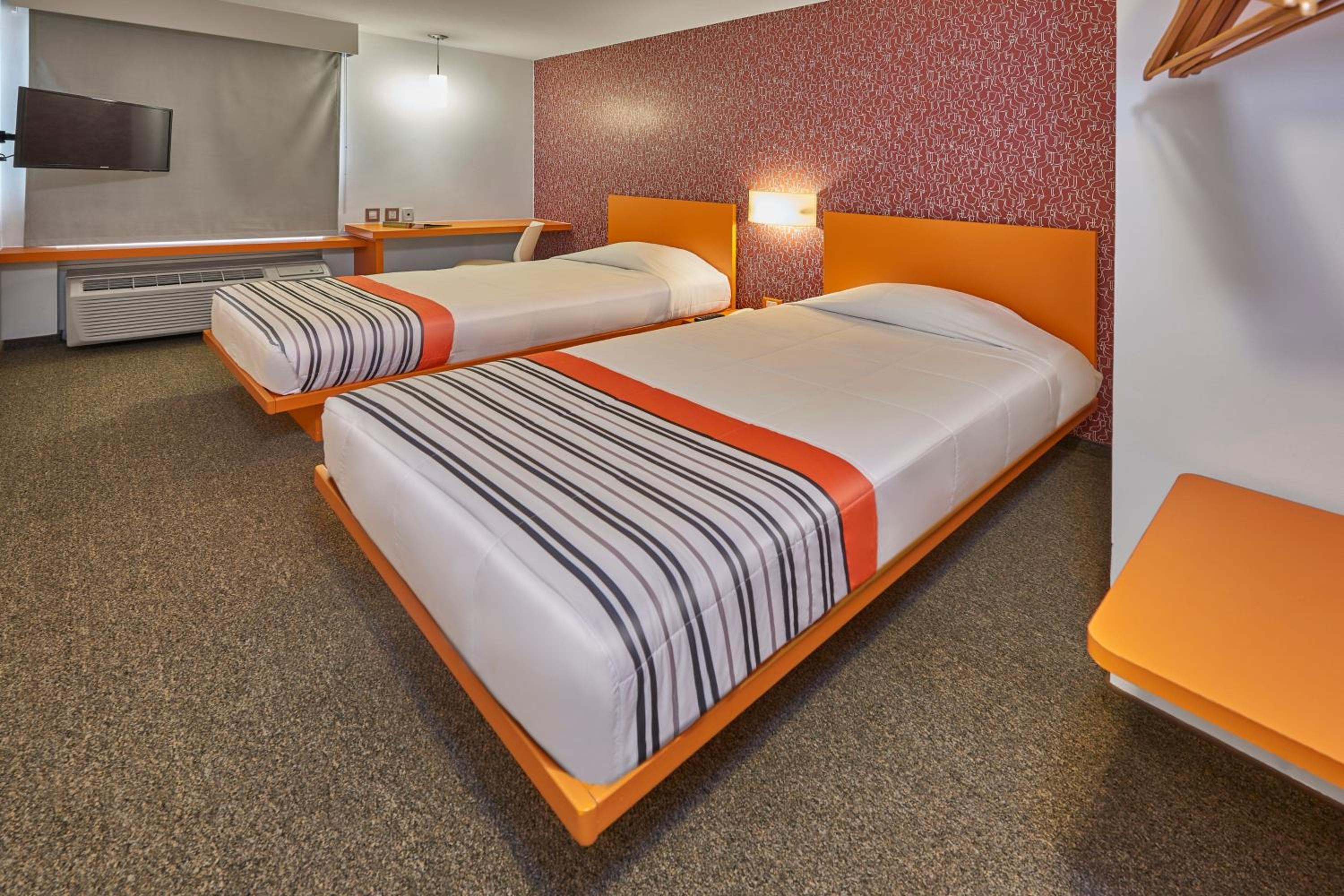 Twin Room - Photo 5