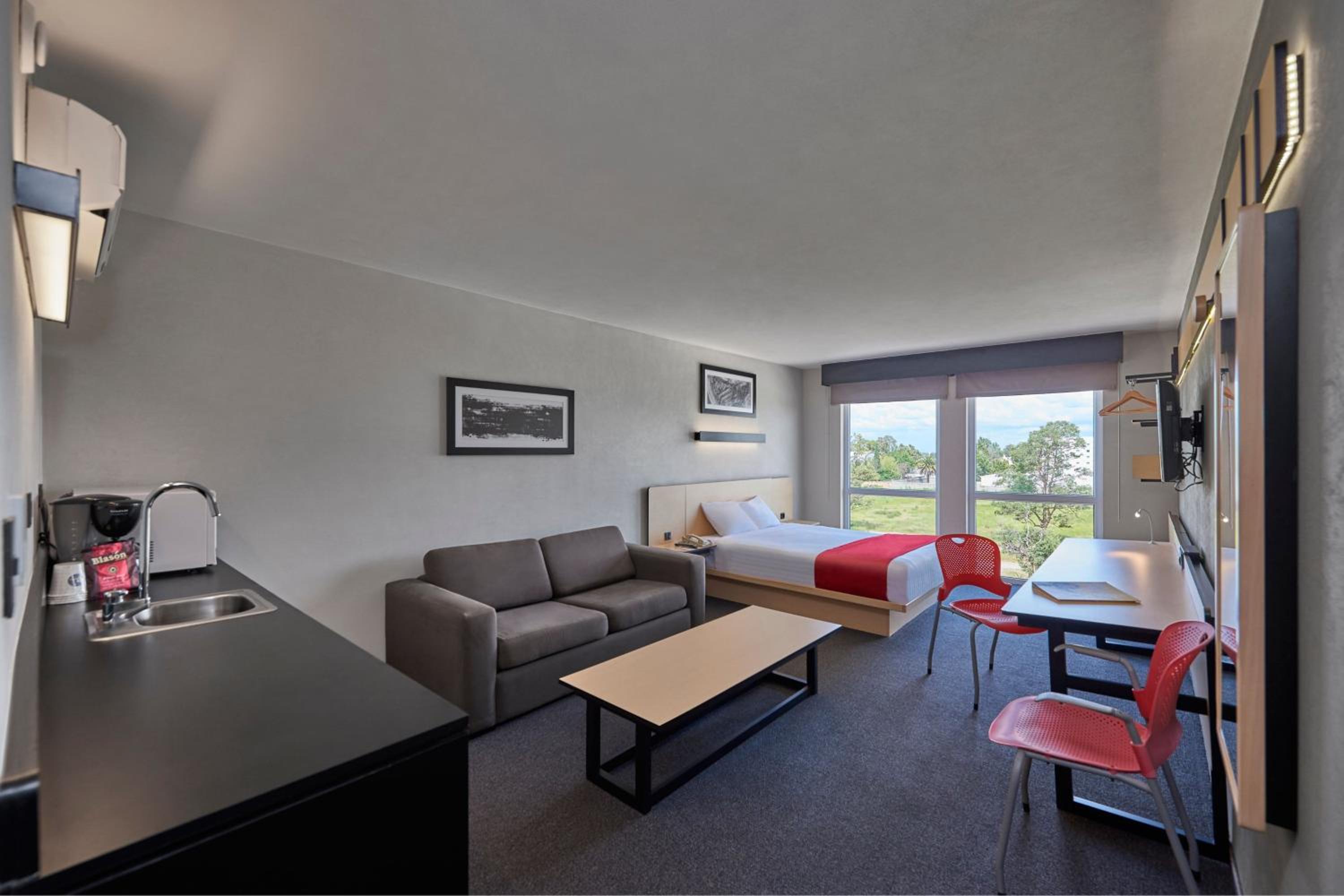 Superior Queen Room with Sofa Bed photo 2