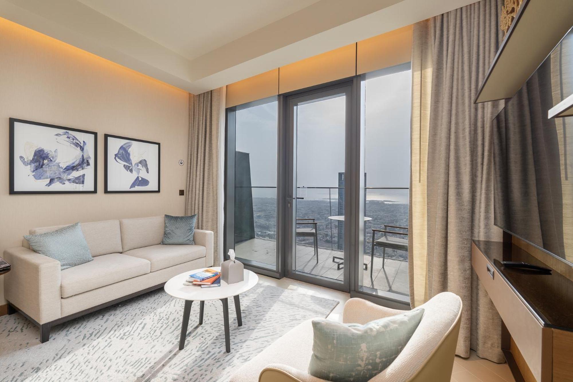Two-Bedroom Apartment with Balcony and Sea View photo 2