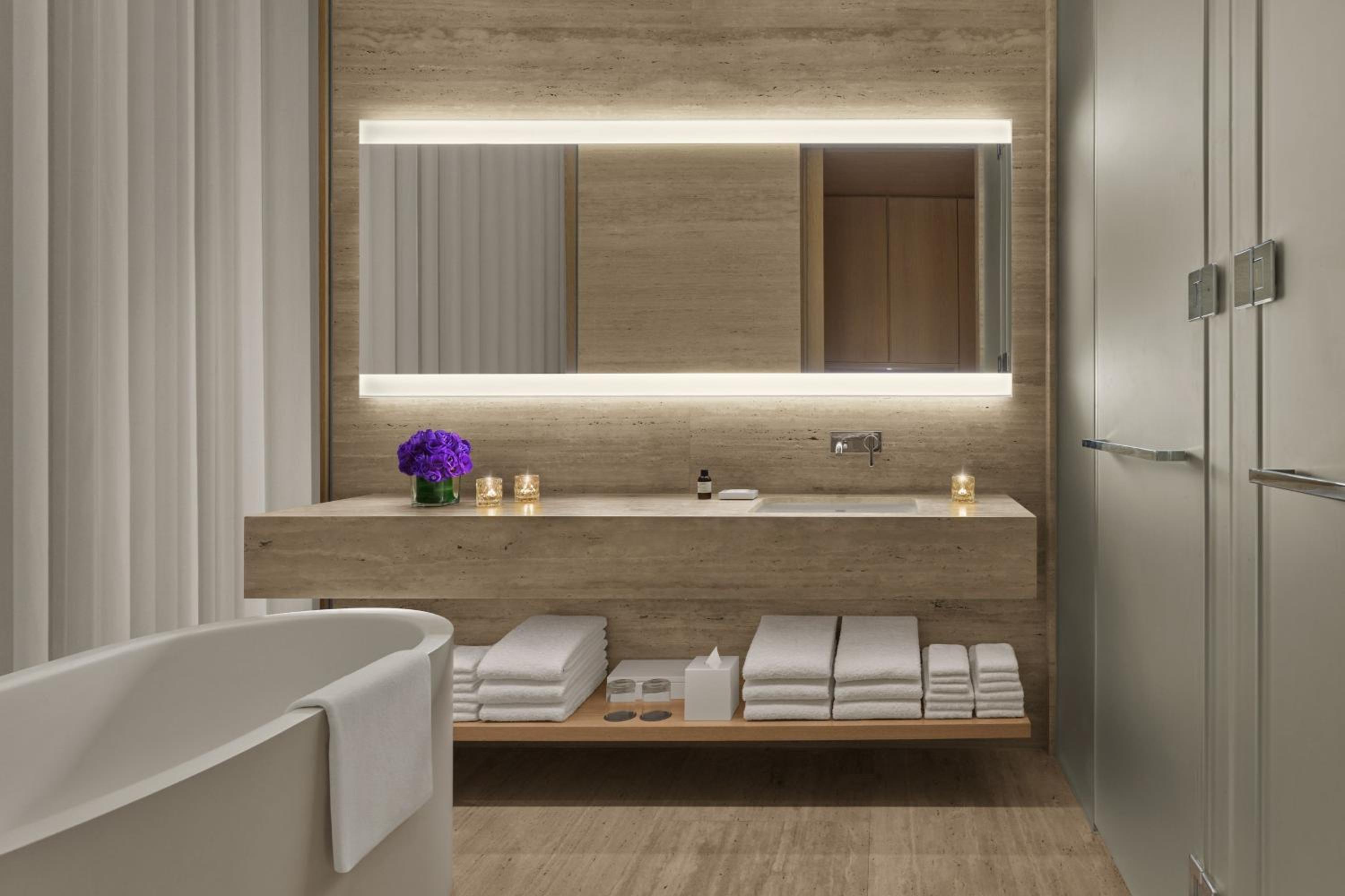Guest King Room With Balcony