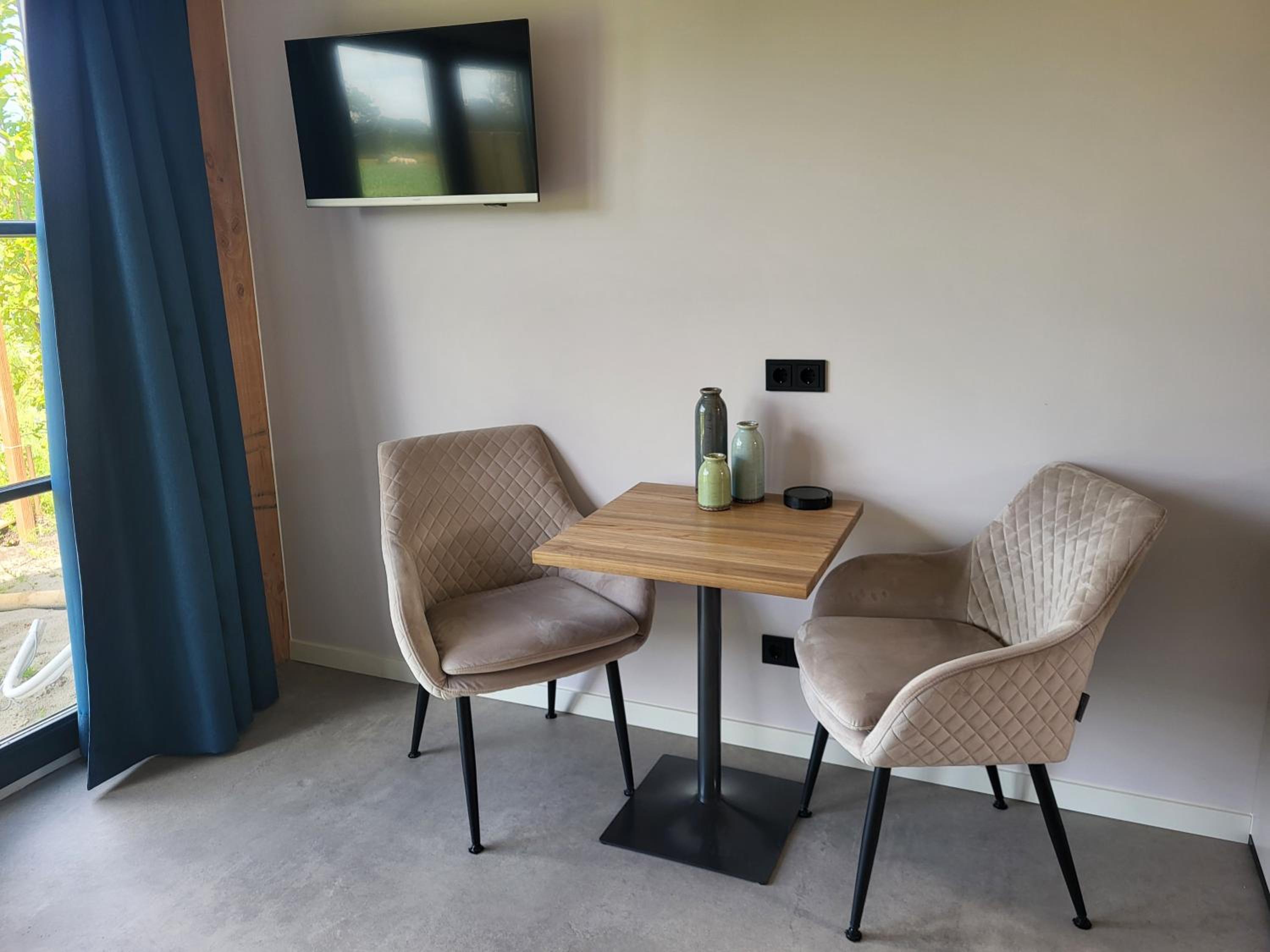 One-Bedroom House photo 2