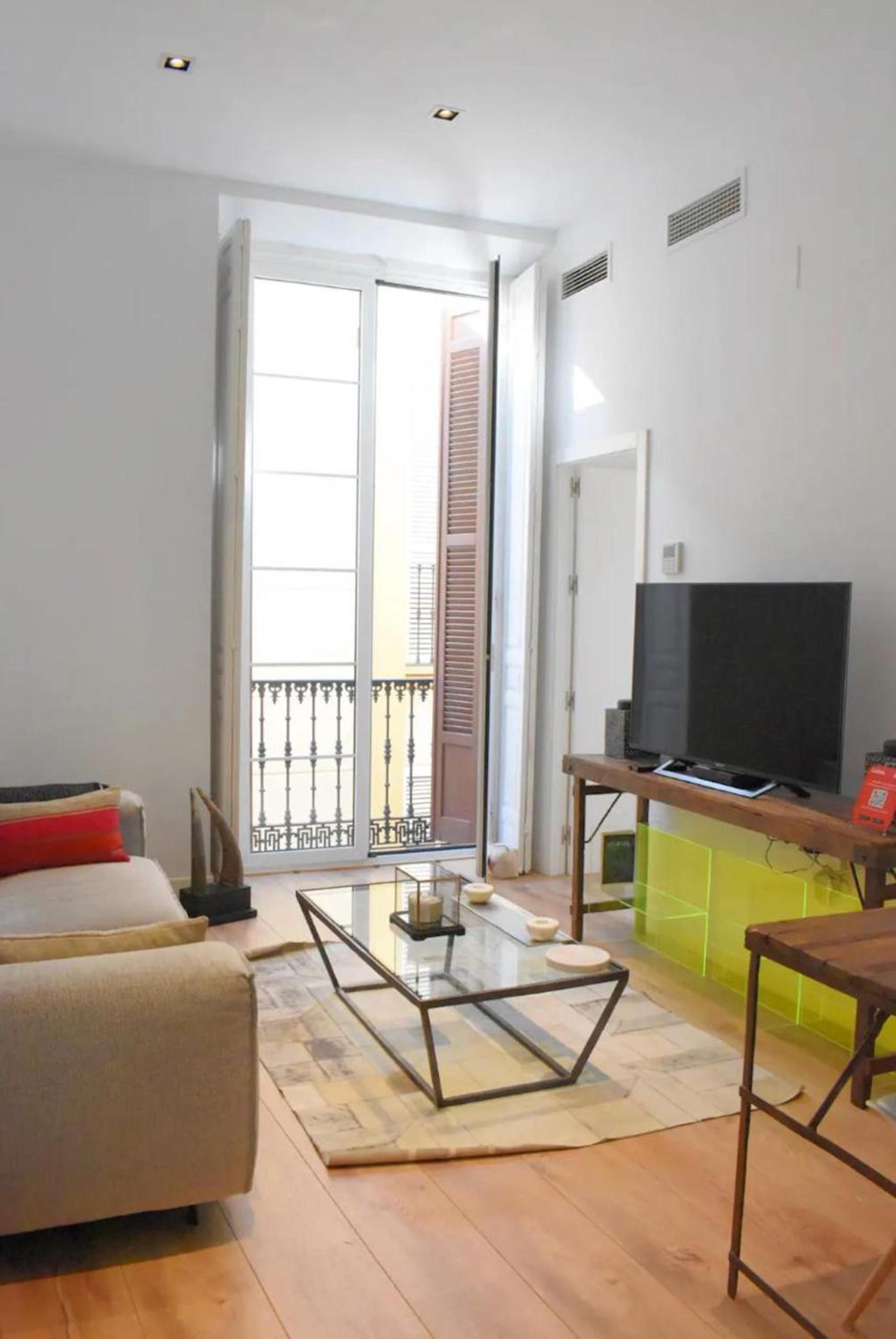 Apartamento con Balcón